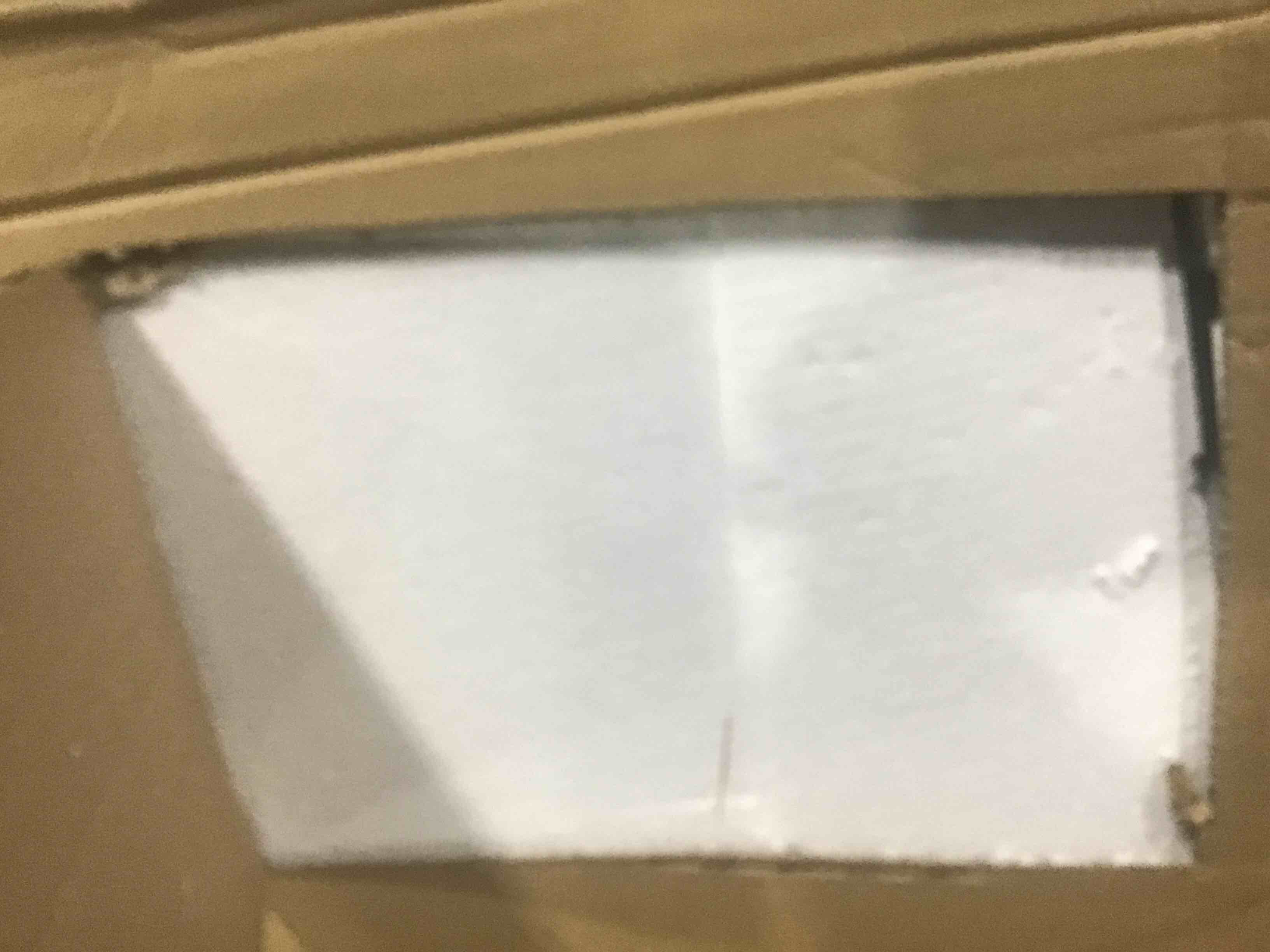 https://s3.amazonaws.com/lotting-images-prod/bidfta/YEL2069083_1647959206192.jpeg