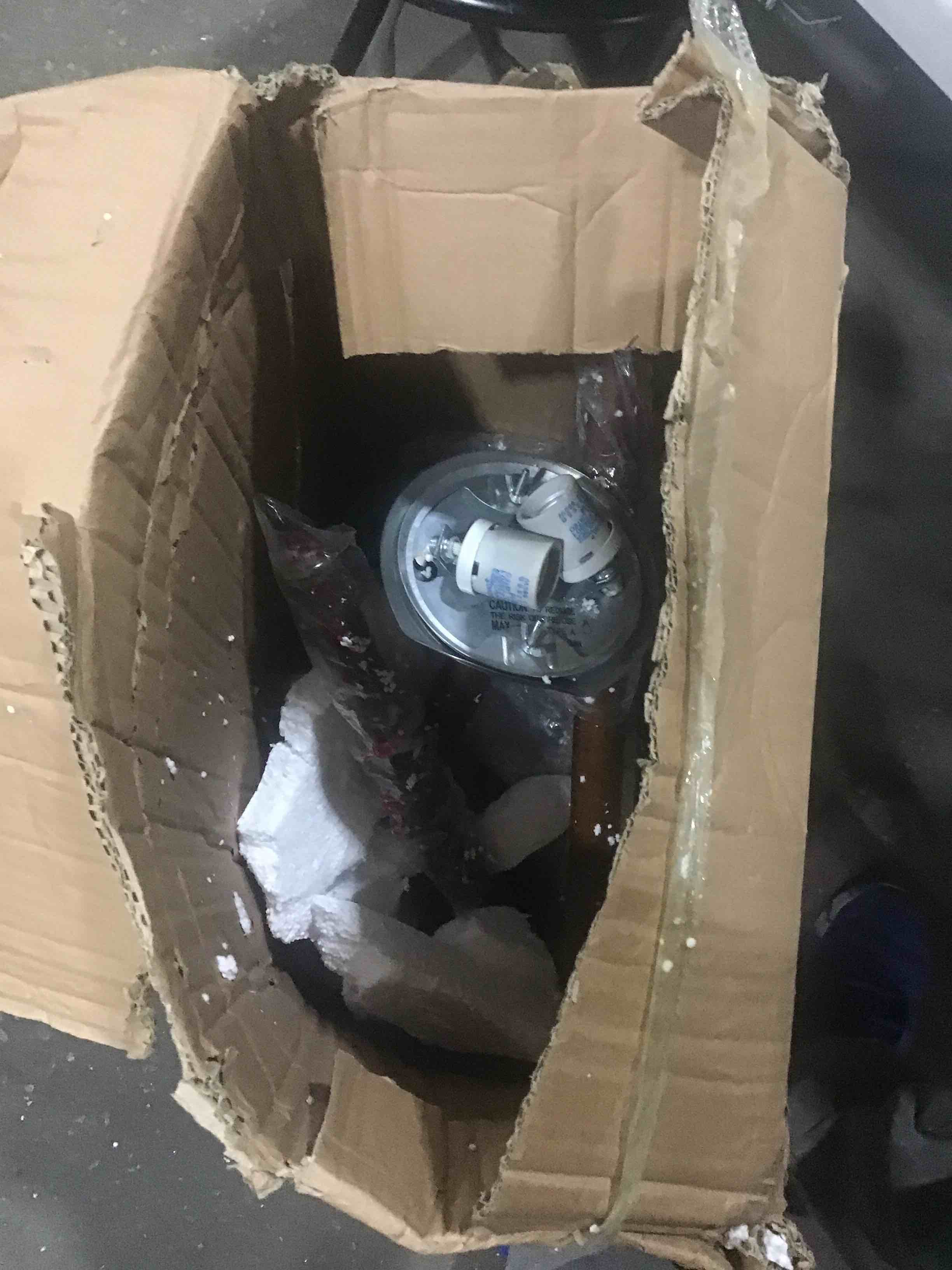 https://s3.amazonaws.com/lotting-images-prod/bidfta/YEL2069090_1647962997505.jpeg