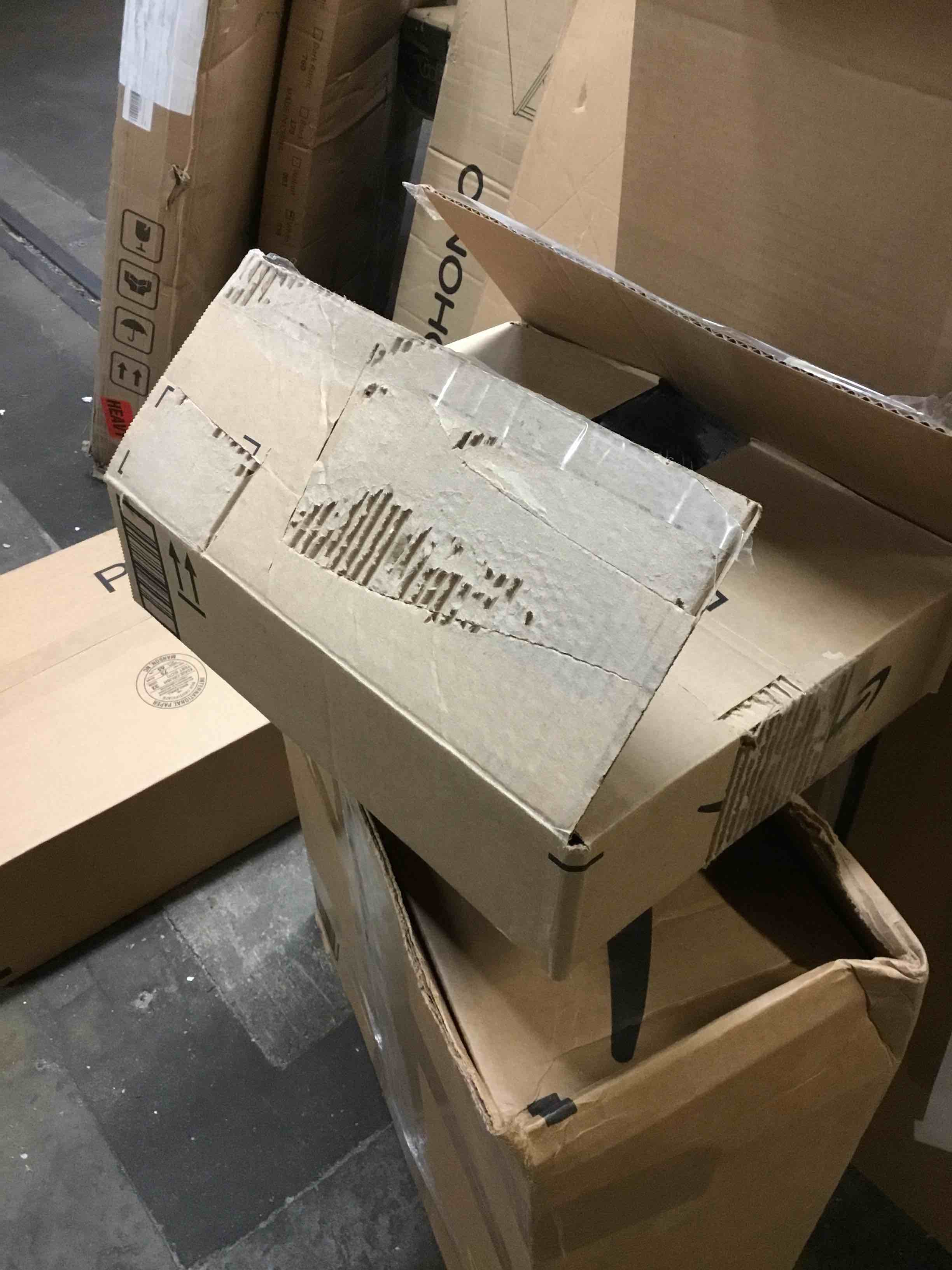 https://s3.amazonaws.com/lotting-images-prod/bidfta/YEL2202660_1653400512385.jpeg