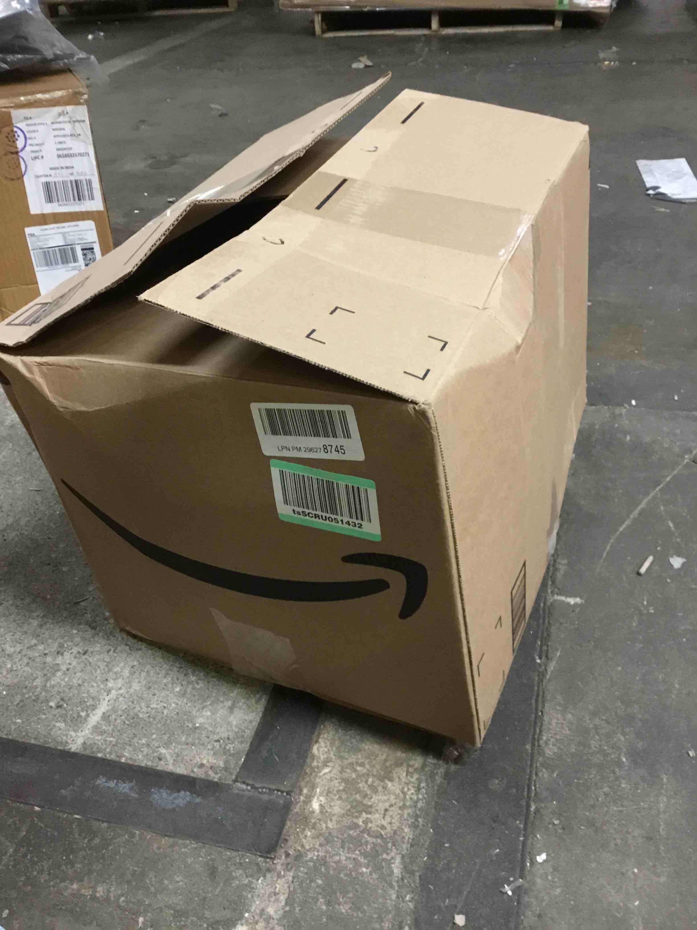 https://s3.amazonaws.com/lotting-images-prod/bidfta/YEL2202661_1653400303704.jpeg
