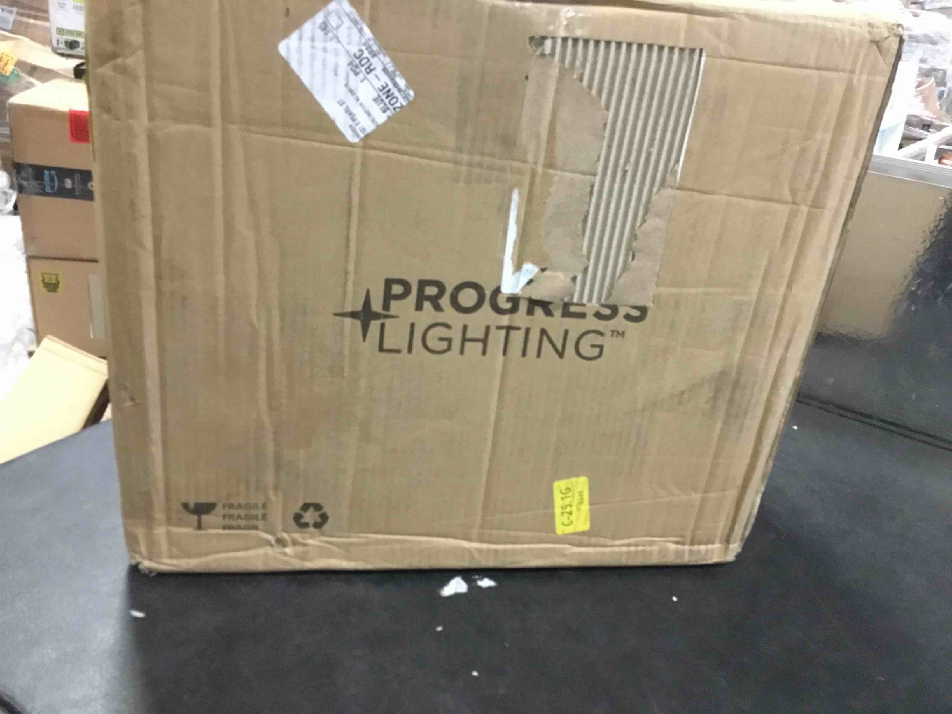 https://s3.amazonaws.com/lotting-images-prod/bidfta/YEL2289403_1652973187337.jpeg