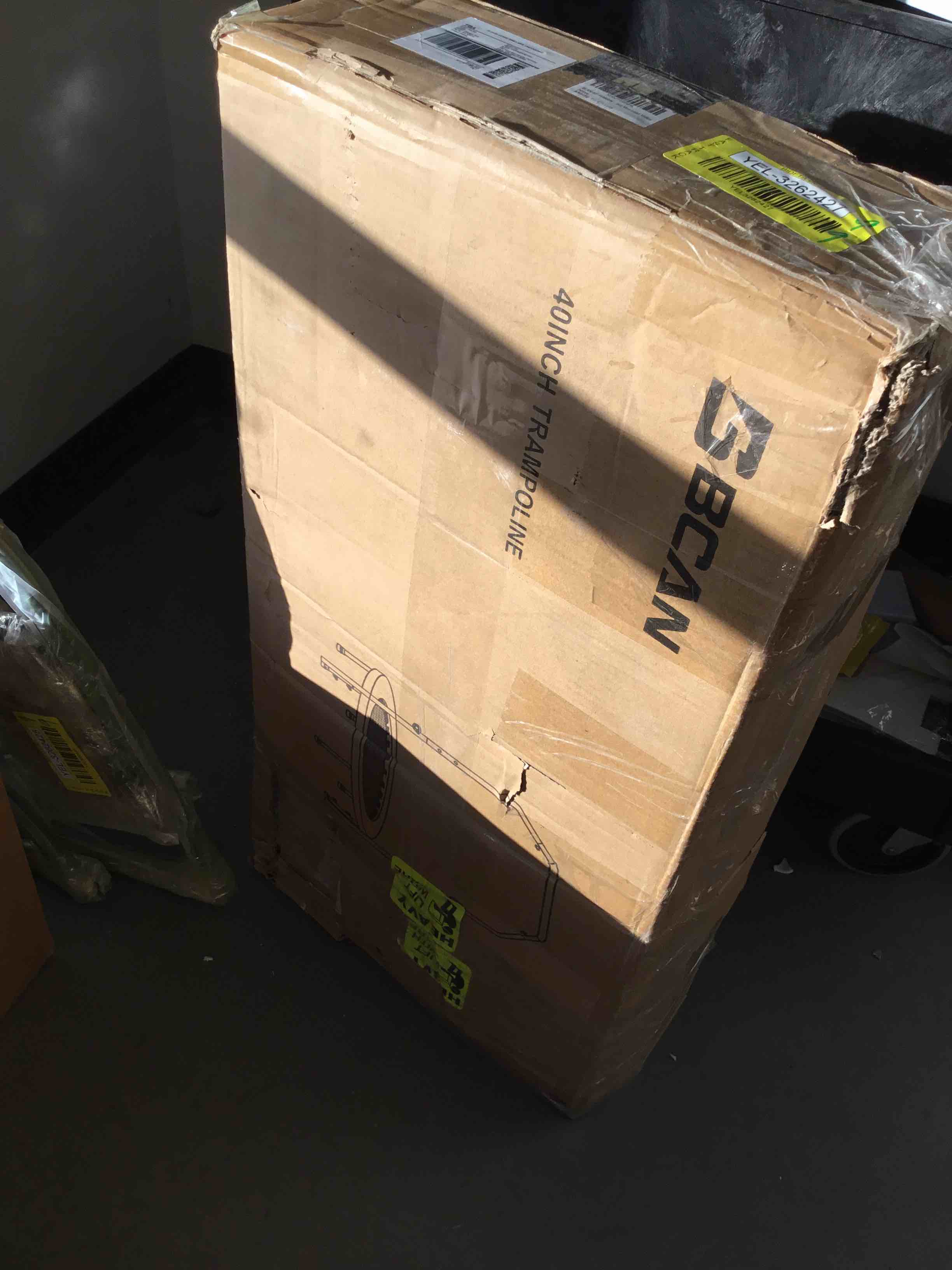 https://s3.amazonaws.com/lotting-images-prod/bidfta/YEL3262427_1666875433569.jpeg