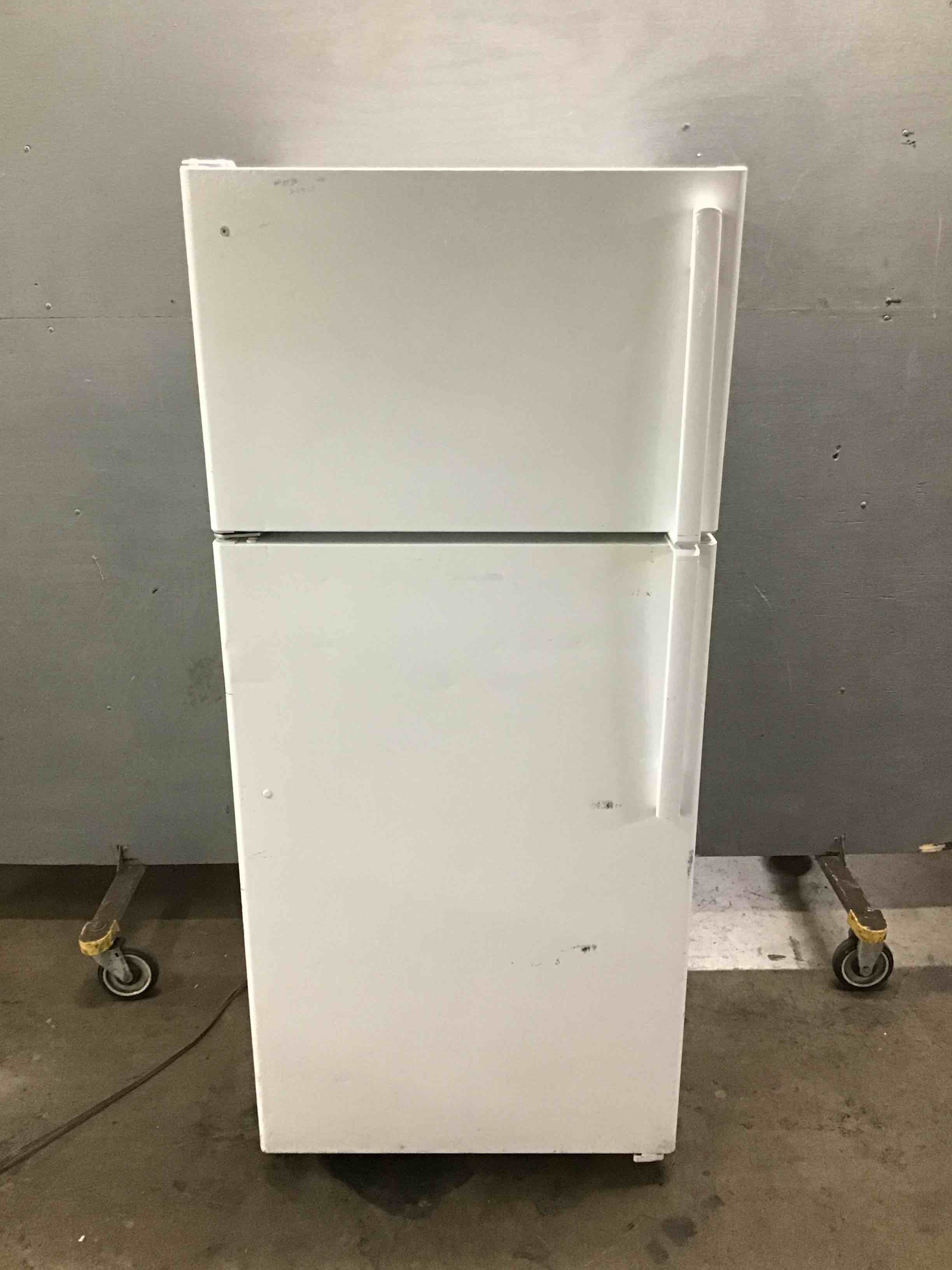 White 15.5 Cubic Feet Top Freezer Refrigerator