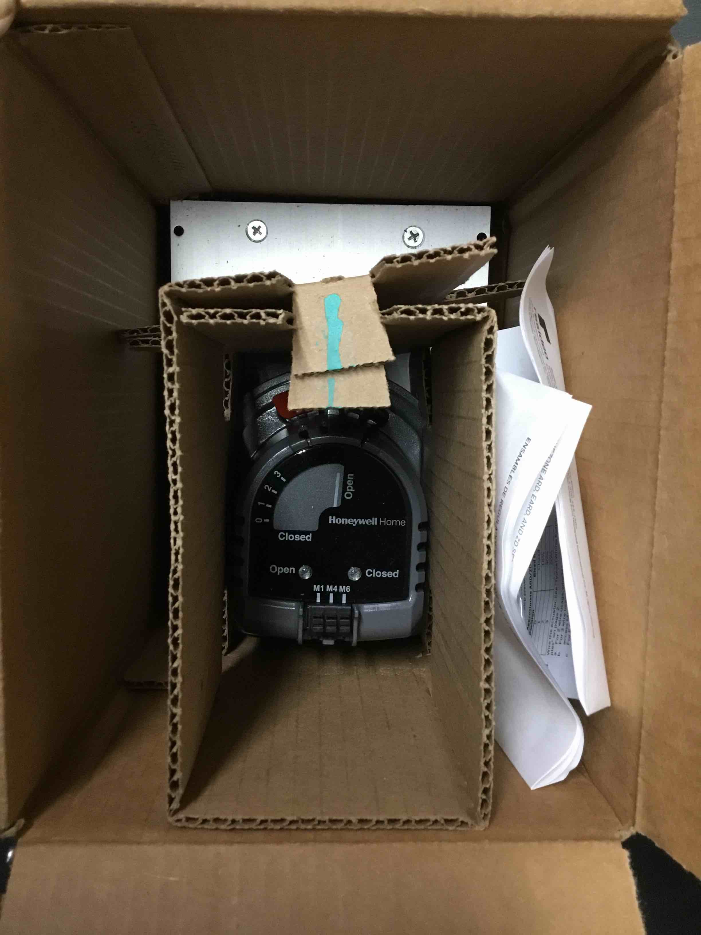https://s3.amazonaws.com/lotting-images-prod/bidfta/YEL3279227_1702493257110.jpeg