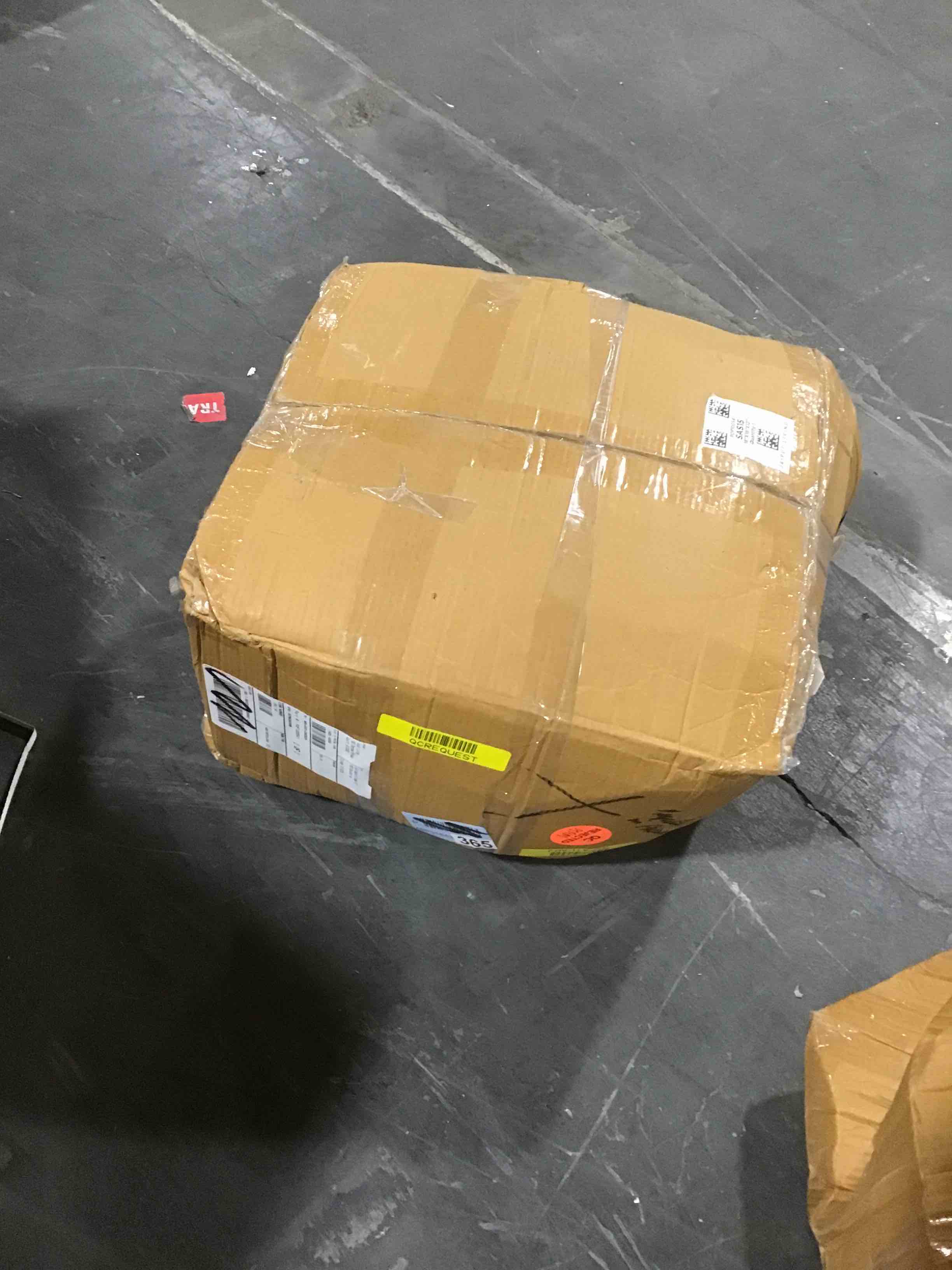 https://s3.amazonaws.com/lotting-images-prod/bidfta/YEL3303201_1700064578047.jpeg