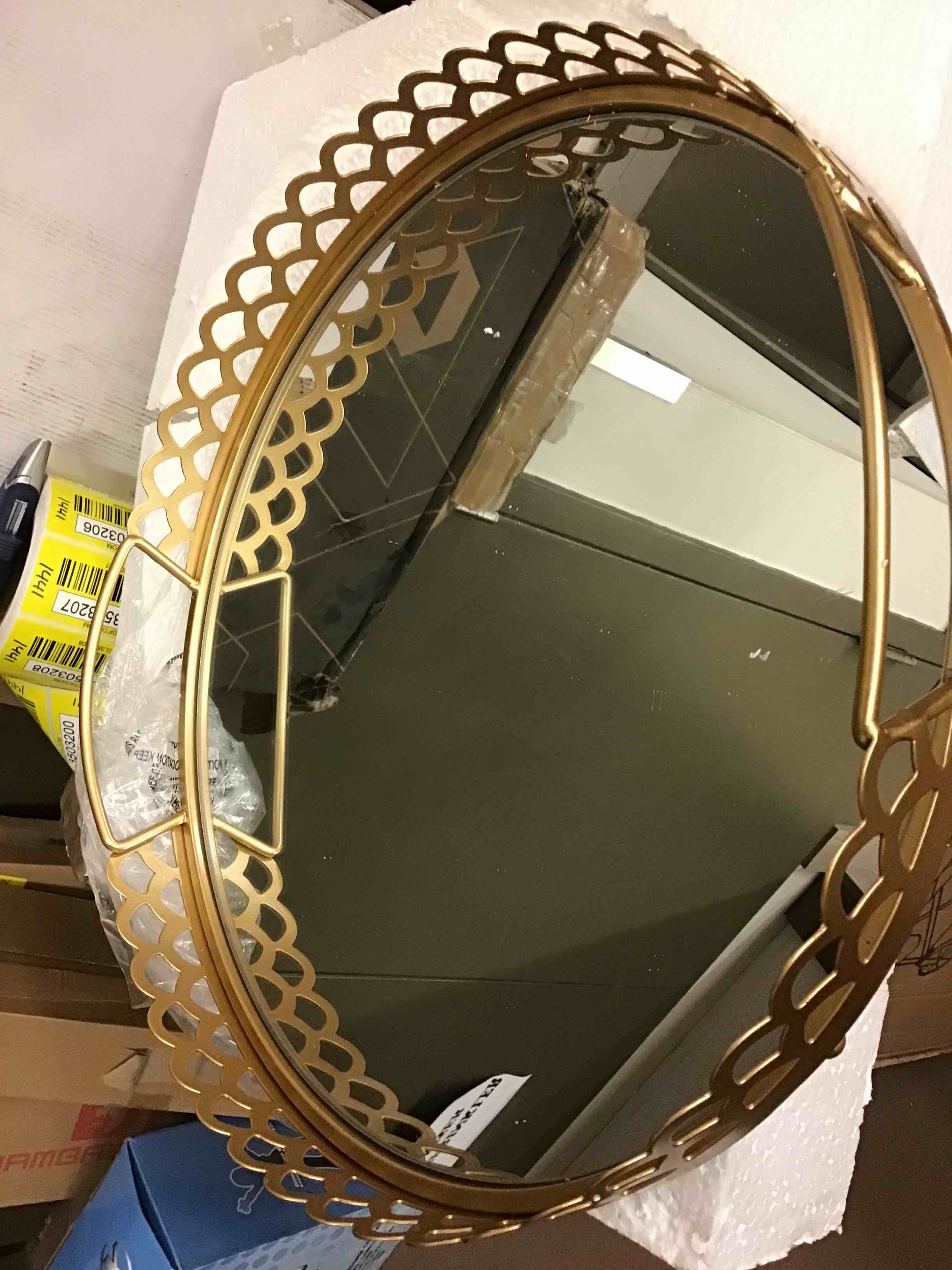 https://s3.amazonaws.com/lotting-images-prod/bidfta/YEL3503196_1690568600646.jpeg