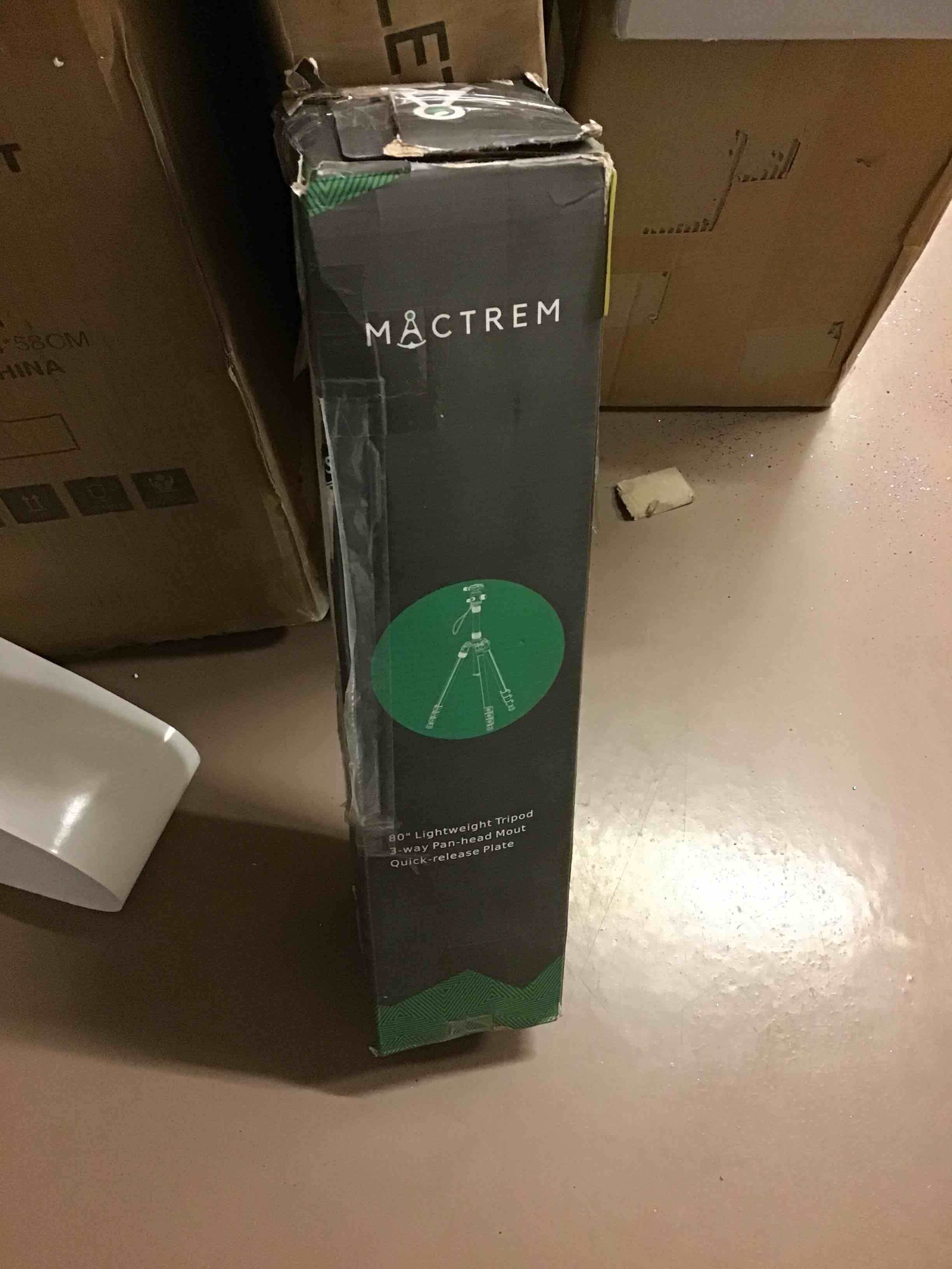 https://s3.amazonaws.com/lotting-images-prod/bidfta/YEL3503203_1690572204031.jpeg