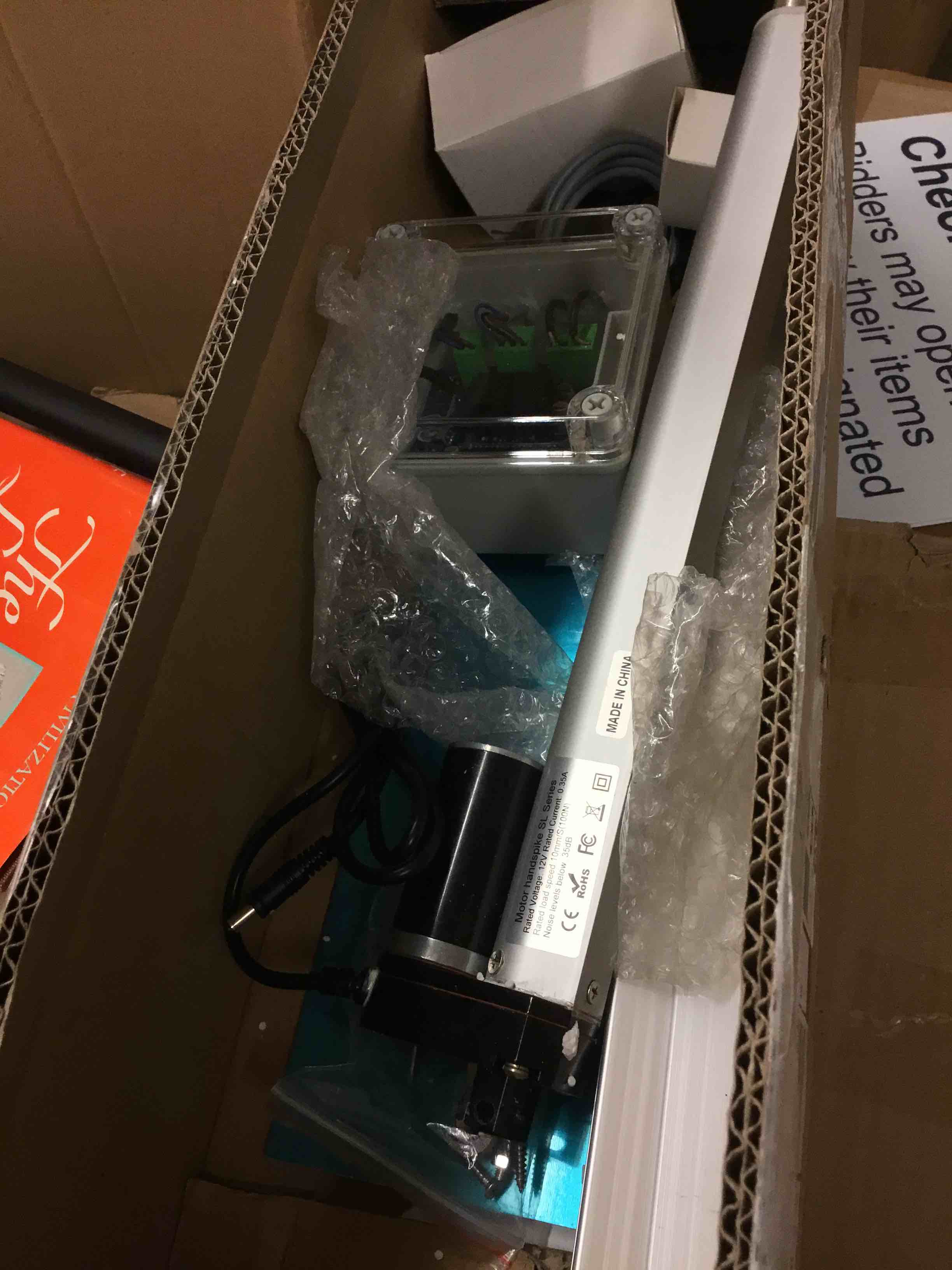 https://s3.amazonaws.com/lotting-images-prod/bidfta/YEL3503768_1694547679965.jpeg