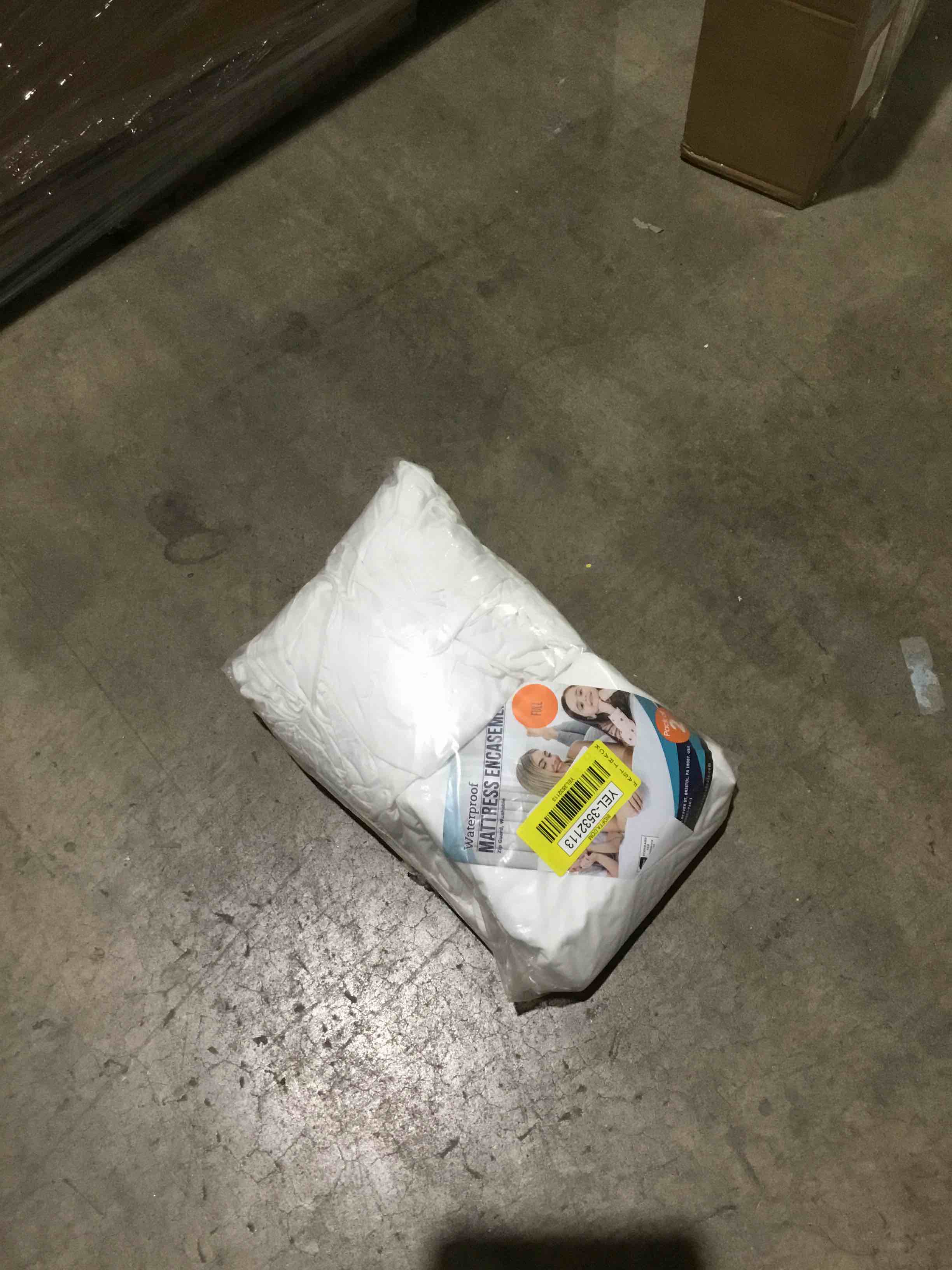 Condition photo showing Good Condition for Utopia Bedding Waterproof Mattress Protector Full Size (Pack of 2), Zippered Mattress Encasement Bed Bug and Dust Mite Proof, Absorbent Six-Sided Mattress Cover