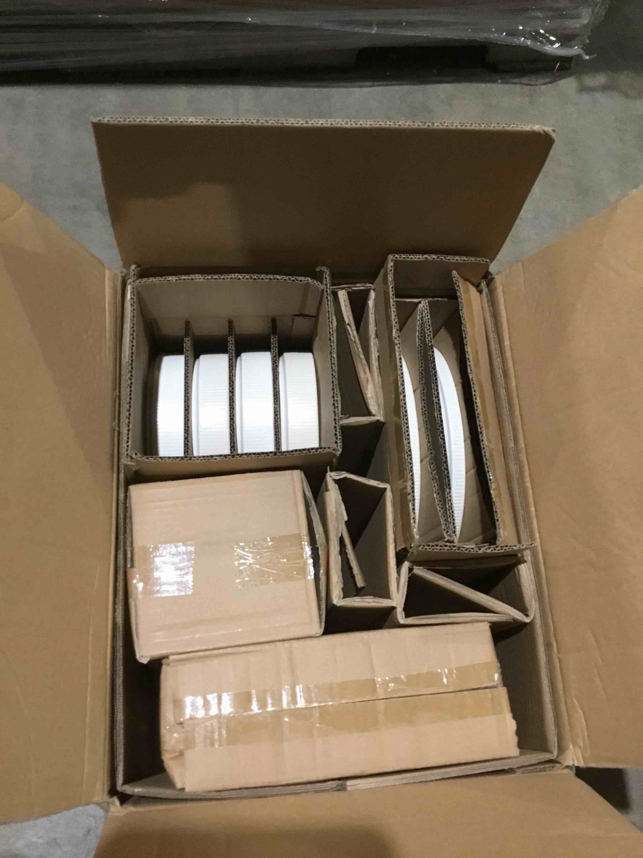 Condition photo showing Good Condition for famiware star series 16 pieces dinnerware set with 7.5 in pasta bowls full glaze matte white 