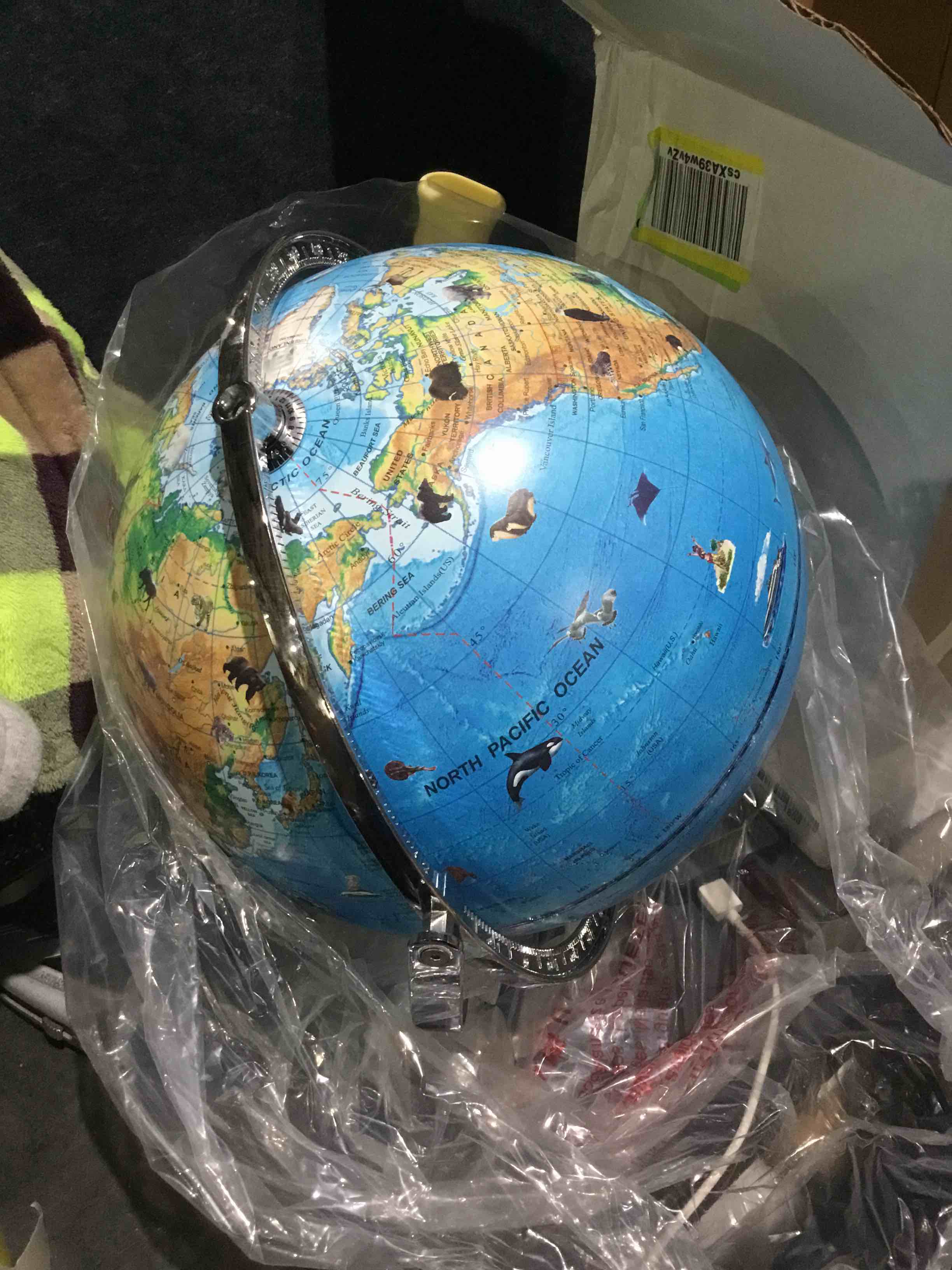 Condition photo showing Good Condition for VEVOR Educational World Globe, 10 in/254 mm, Interactive Globe for Kids, with AR Golden APP, 720° Rotation, LED Night Lighting, 197 National Geographic Knowledge, STEM Toy, for Children Ages 4–10
