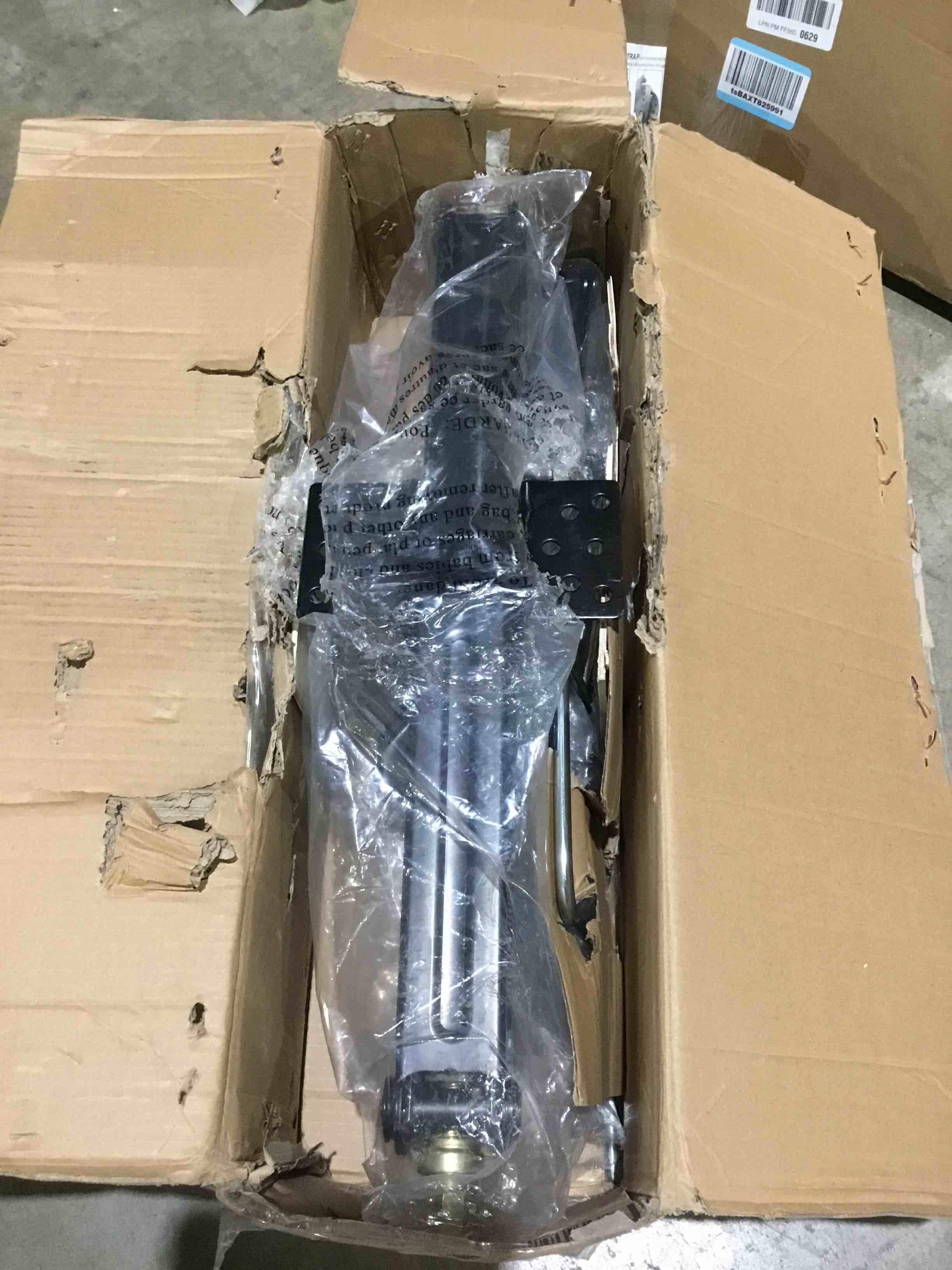 Condition photo showing Good Condition for RV Scissor Jack Stabilizer 6500lb Heavy Duty 24" RV Trailer Stabilizer Leveling Scissor Jack for RV Camper with Crank Handle - 2Pack