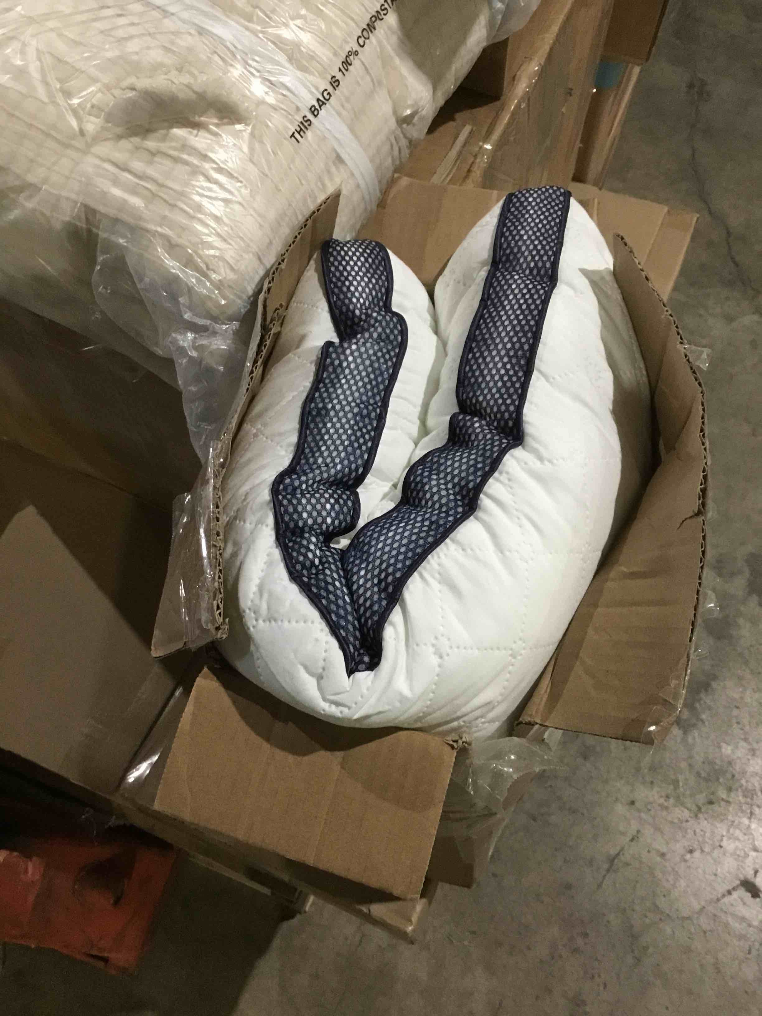 Condition photo showing Good Condition for Meoflaw Pillows for Sleeping,Luxury Hotel Pillow Standard Size Bed Pillow for Side and Back Sleeper (Standard)