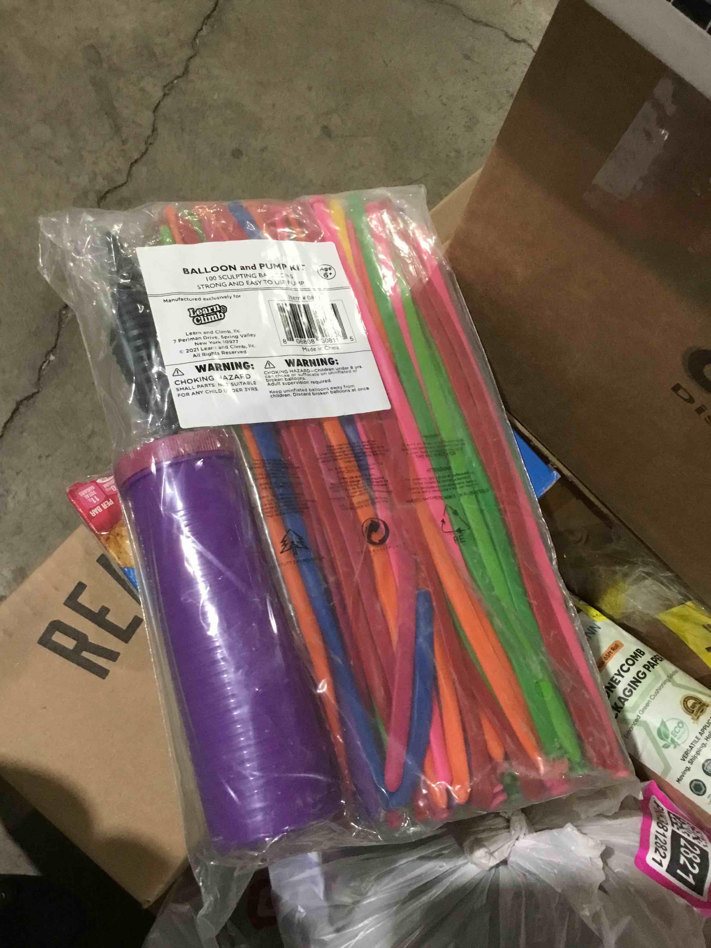 Condition photo showing New/Like New for 100 Twisting Balloons with Hand Pump- Double Action Pump for sculpting balloon animals. Premium balloons.