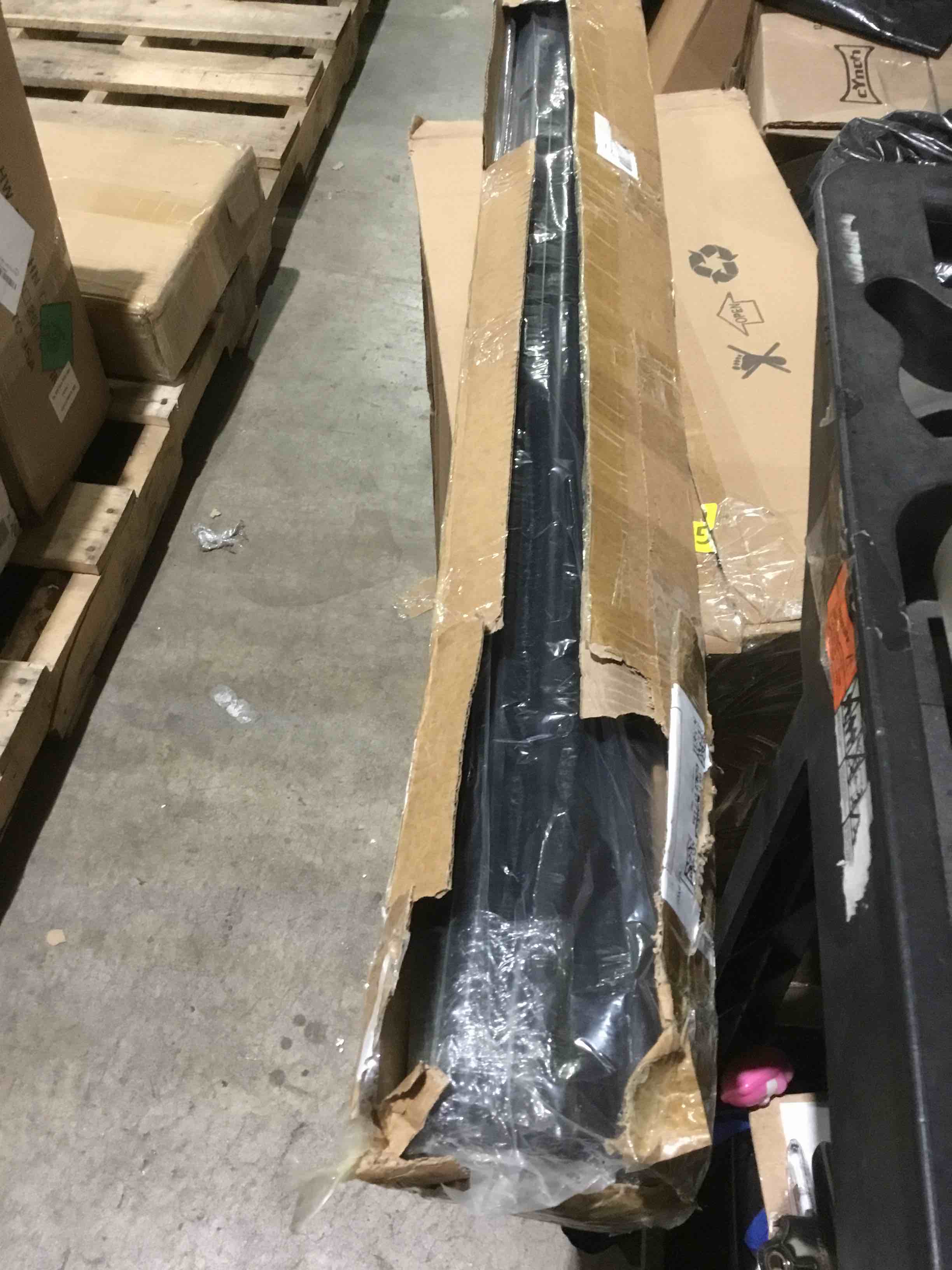 Condition photo showing Good Condition for geilspace 6 pack 3/4" × 36" pre-cut black metal pipe, industrial steel fits standard three quarters inch black threaded pipes and fittings - vintage diy industrial shelving (3/4" × 36")