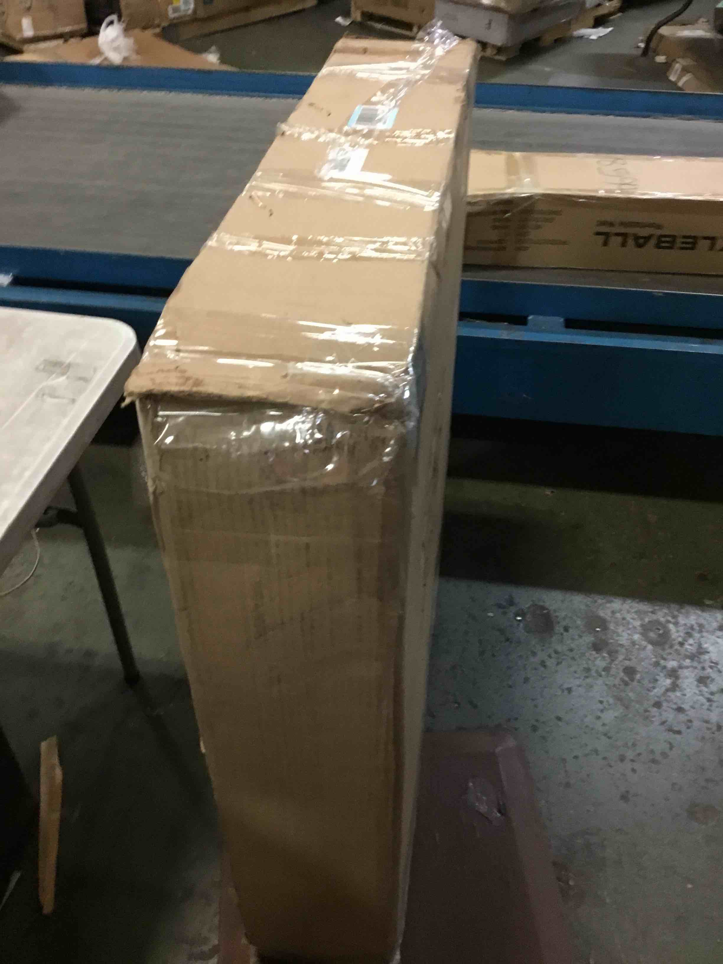 https://s3.amazonaws.com/lotting-images-prod/bidfta/YEL3533001_1663597295536.jpeg