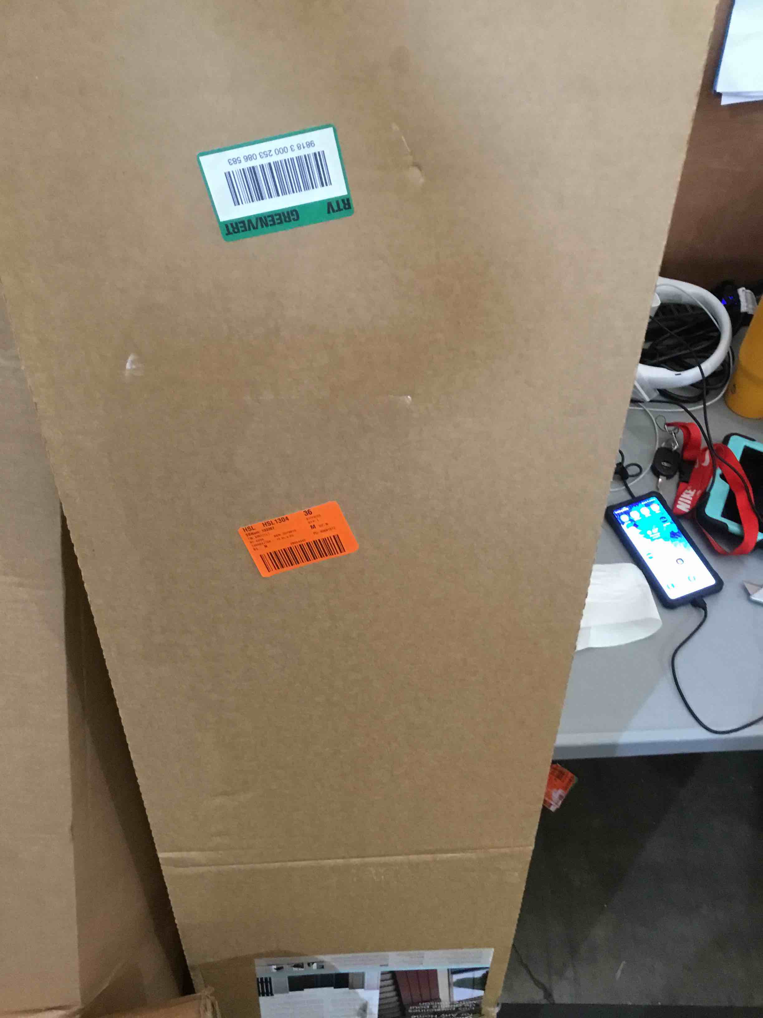 https://s3.amazonaws.com/lotting-images-prod/bidfta/YEL3618178_1692794610725.jpeg