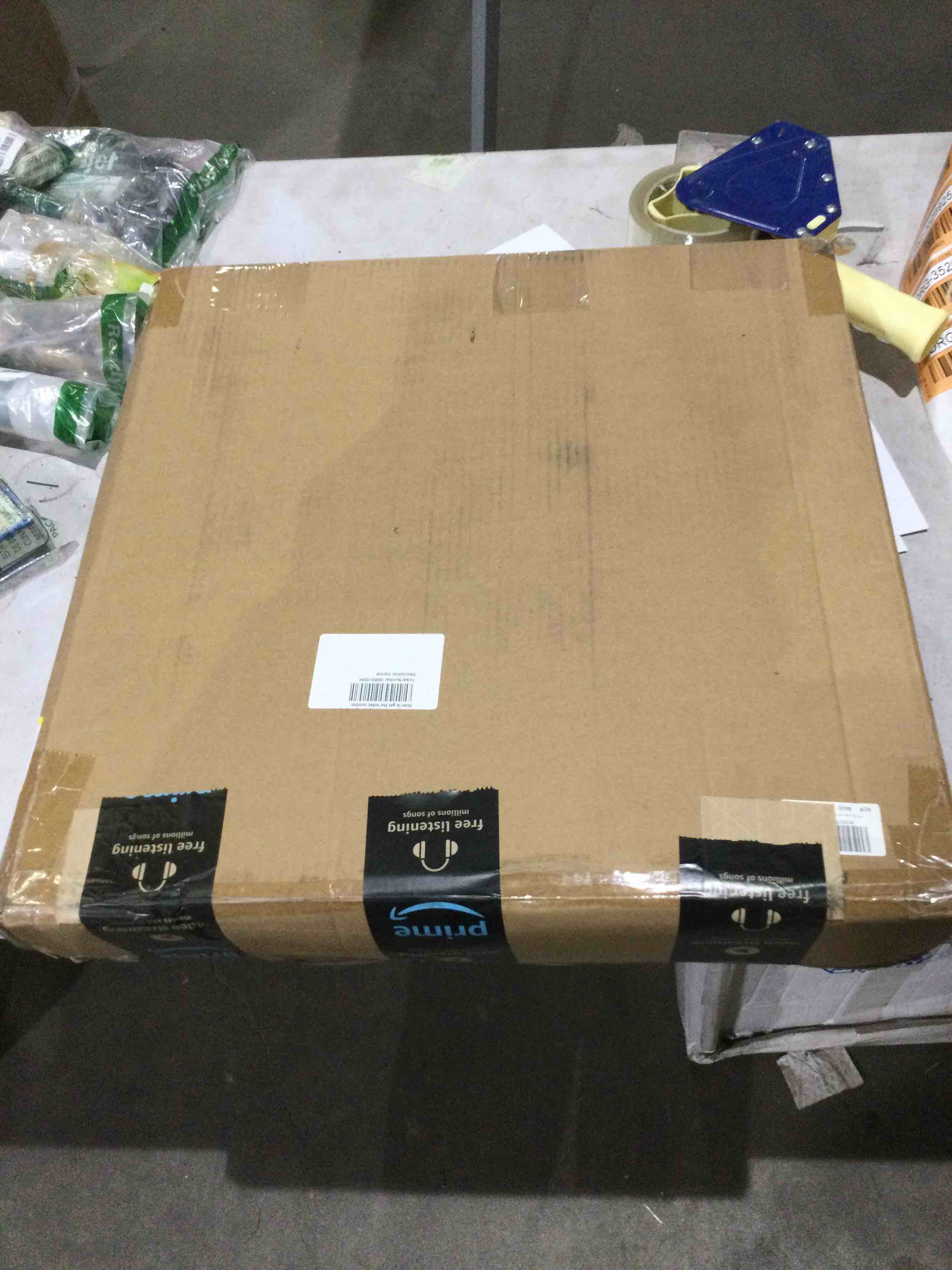https://s3.amazonaws.com/lotting-images-prod/bidfta/YEL3669323_1679582296942.jpeg