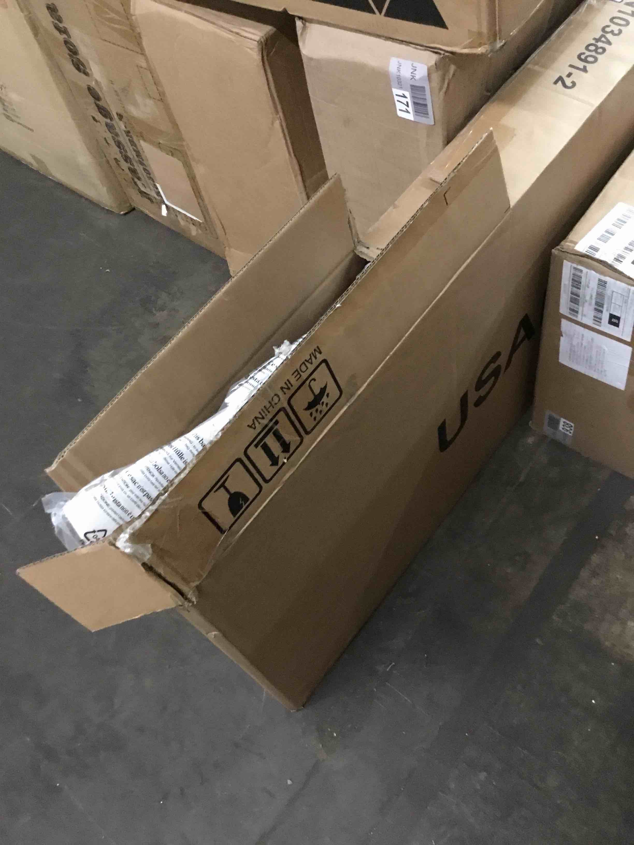 https://s3.amazonaws.com/lotting-images-prod/bidfta/YEL3670146_1692196399578.jpeg
