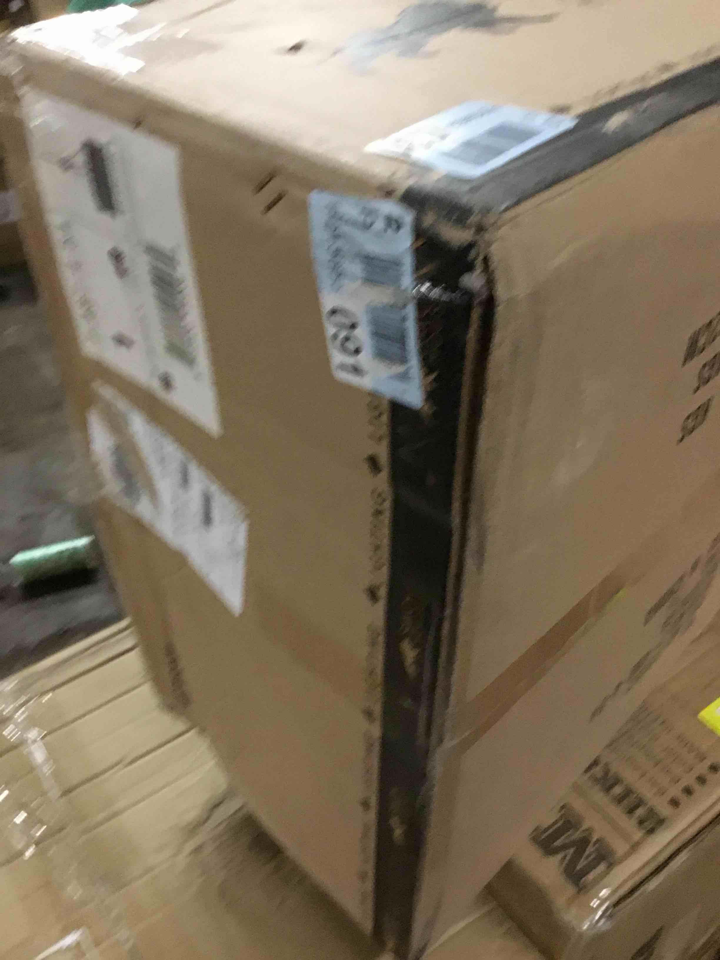 https://s3.amazonaws.com/lotting-images-prod/bidfta/YEL3670150_1692198748142.jpeg