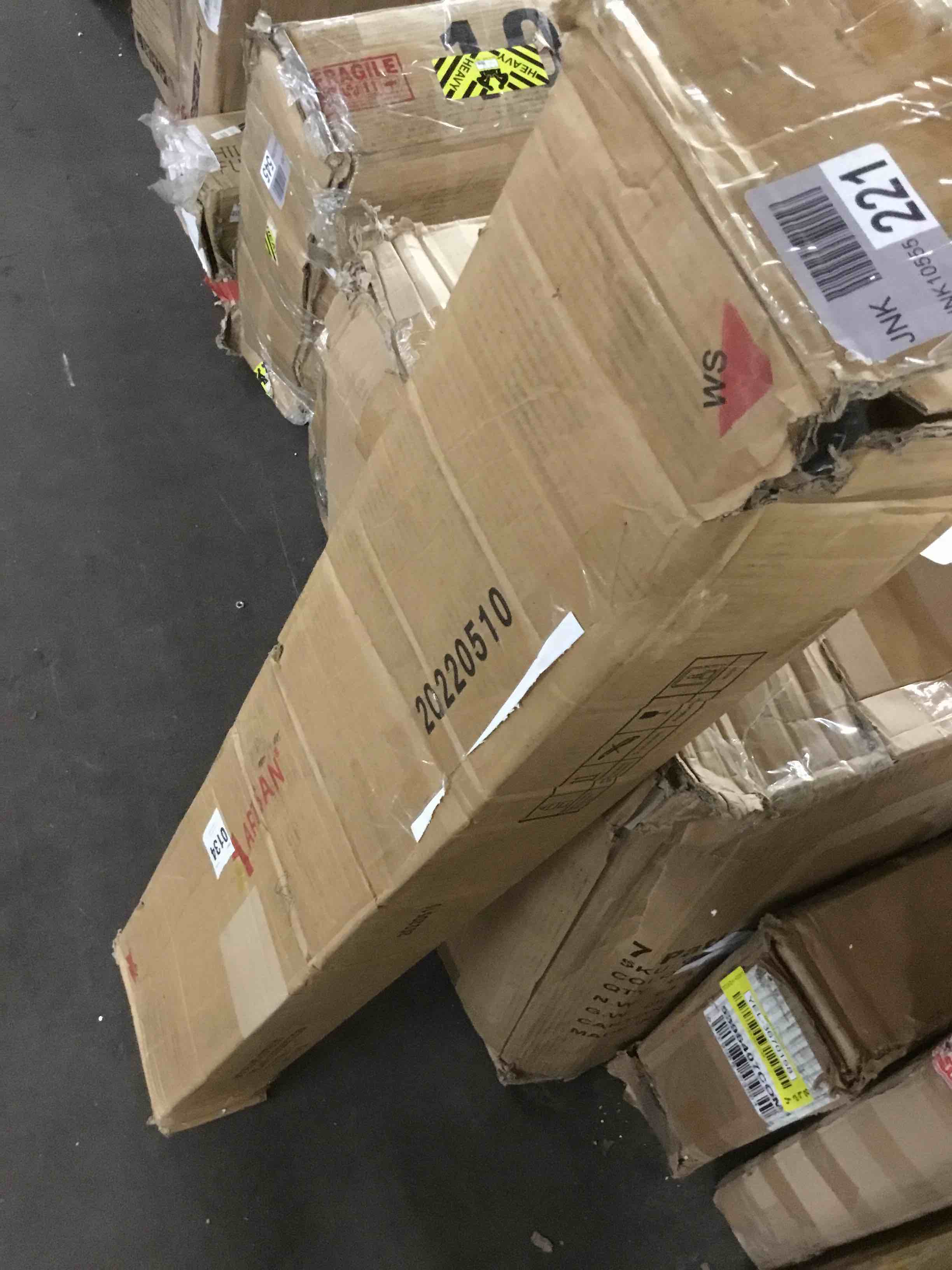 https://s3.amazonaws.com/lotting-images-prod/bidfta/YEL3670161_1692204211329.jpeg