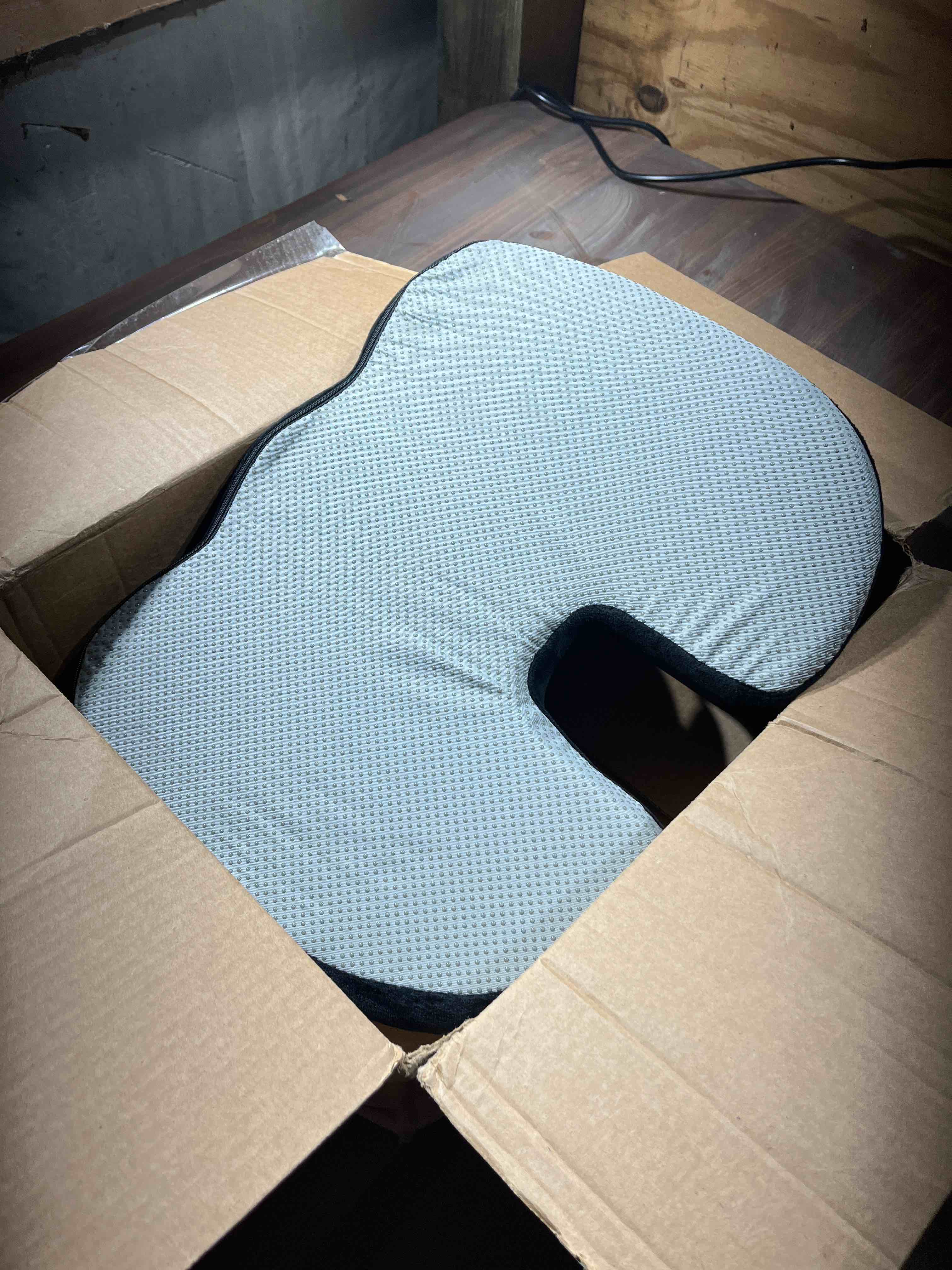 https://s3.amazonaws.com/lotting-images-prod/bidfta/YEL3698020_1670708636612.jpeg