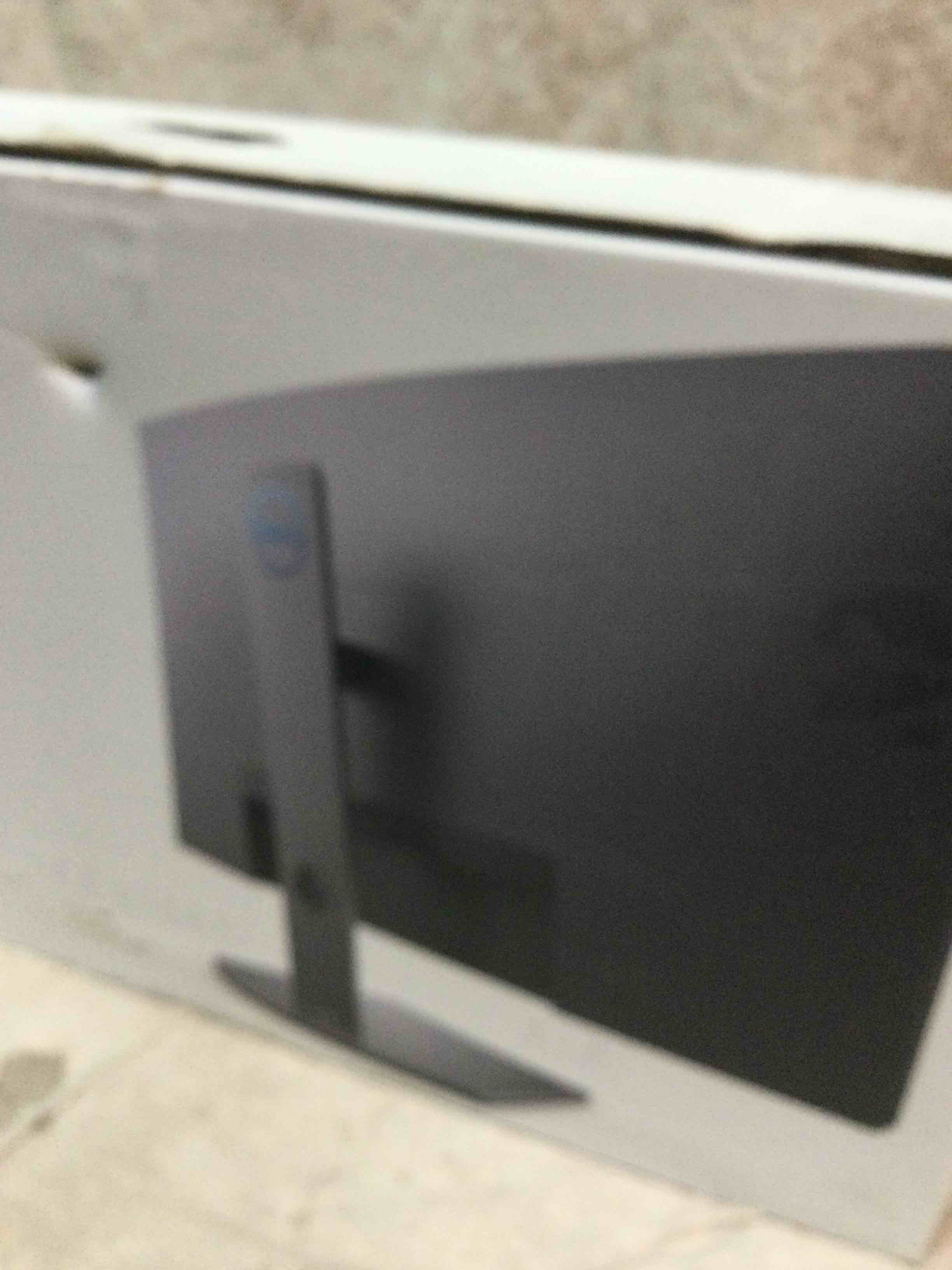 https://s3.amazonaws.com/lotting-images-prod/bidfta/YEL3716962_1687814455695.jpeg