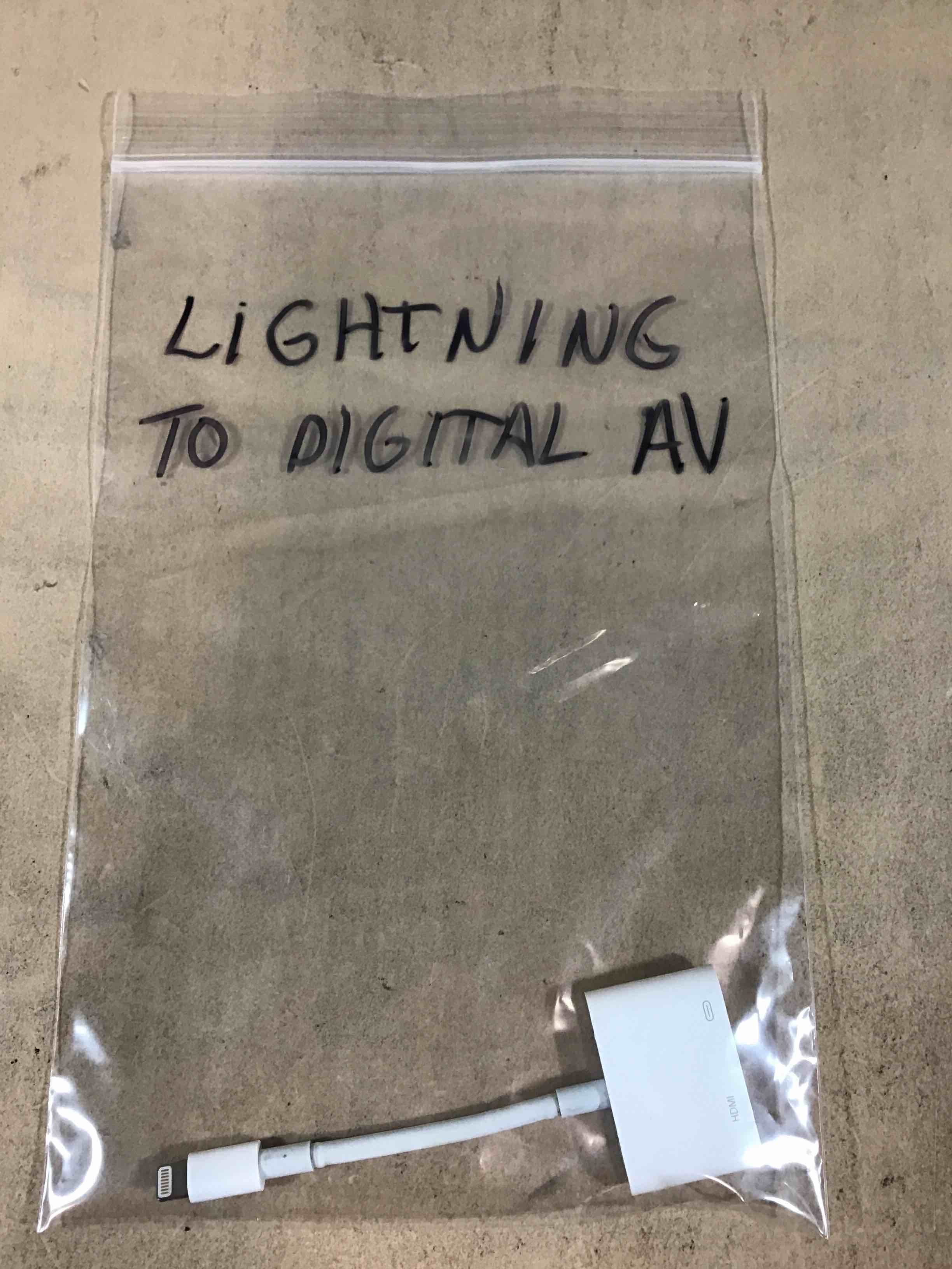 Apple Lightning to Digital AV 