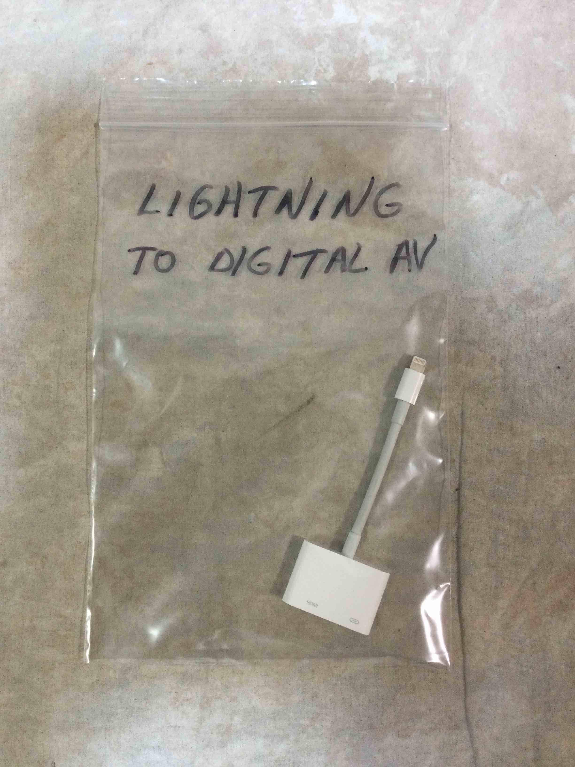 https://s3.amazonaws.com/lotting-images-prod/bidfta/YEL3717075_1688056306572.jpeg