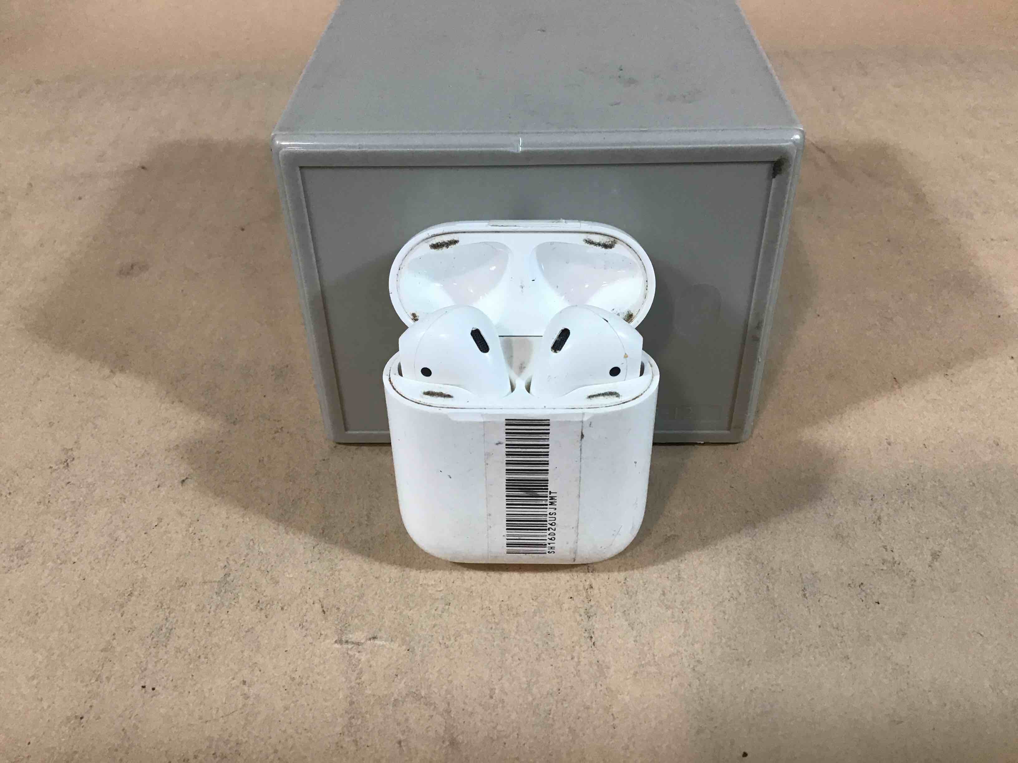 Apple AirPods 