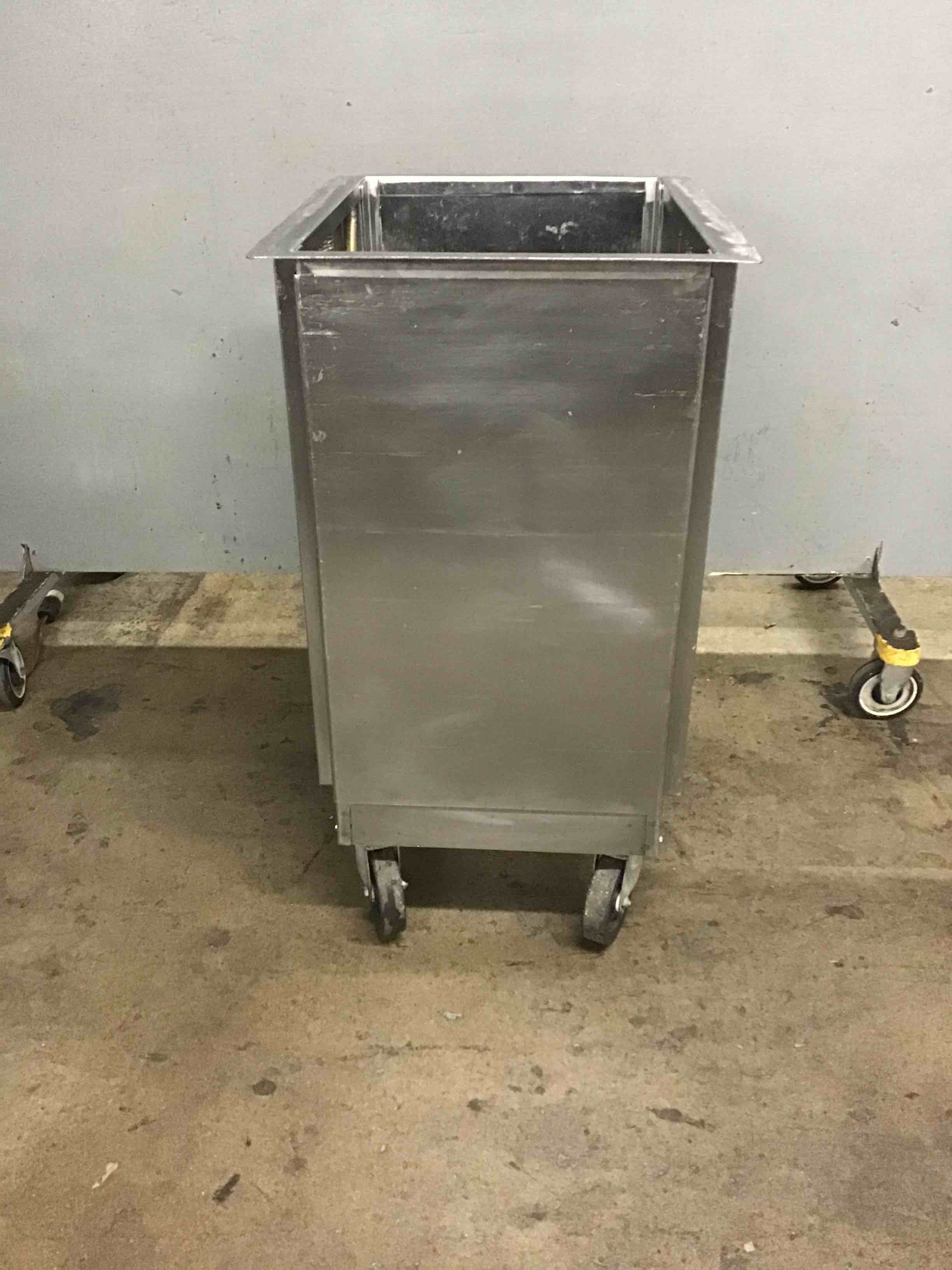 DINEX STAINLESS STEEL MOBILE TRAY DISPENSER 