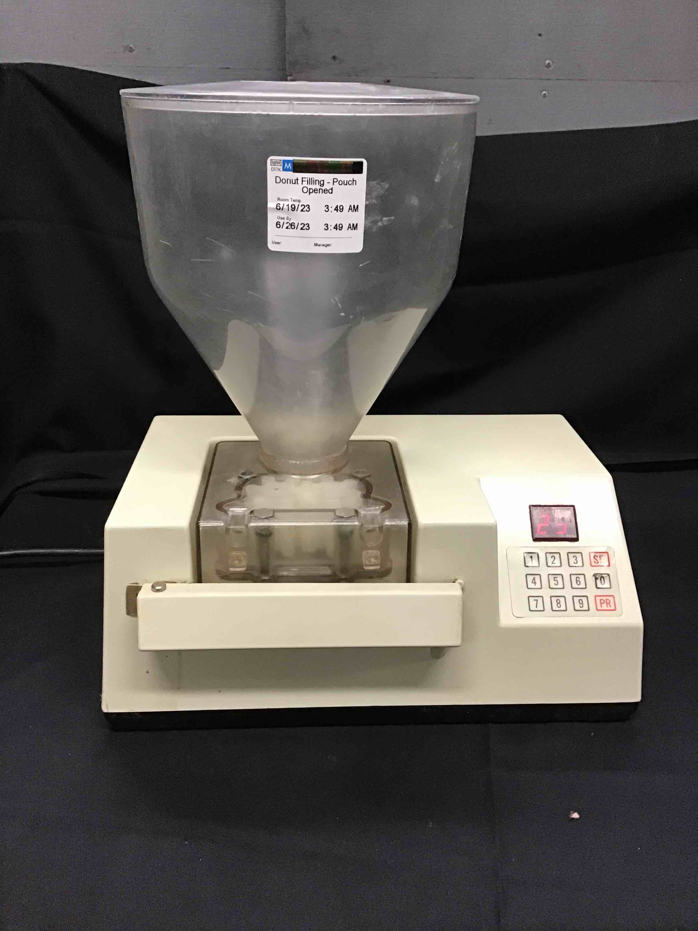 Edhard Donut/Pastry Filler, Series P, Model: MK