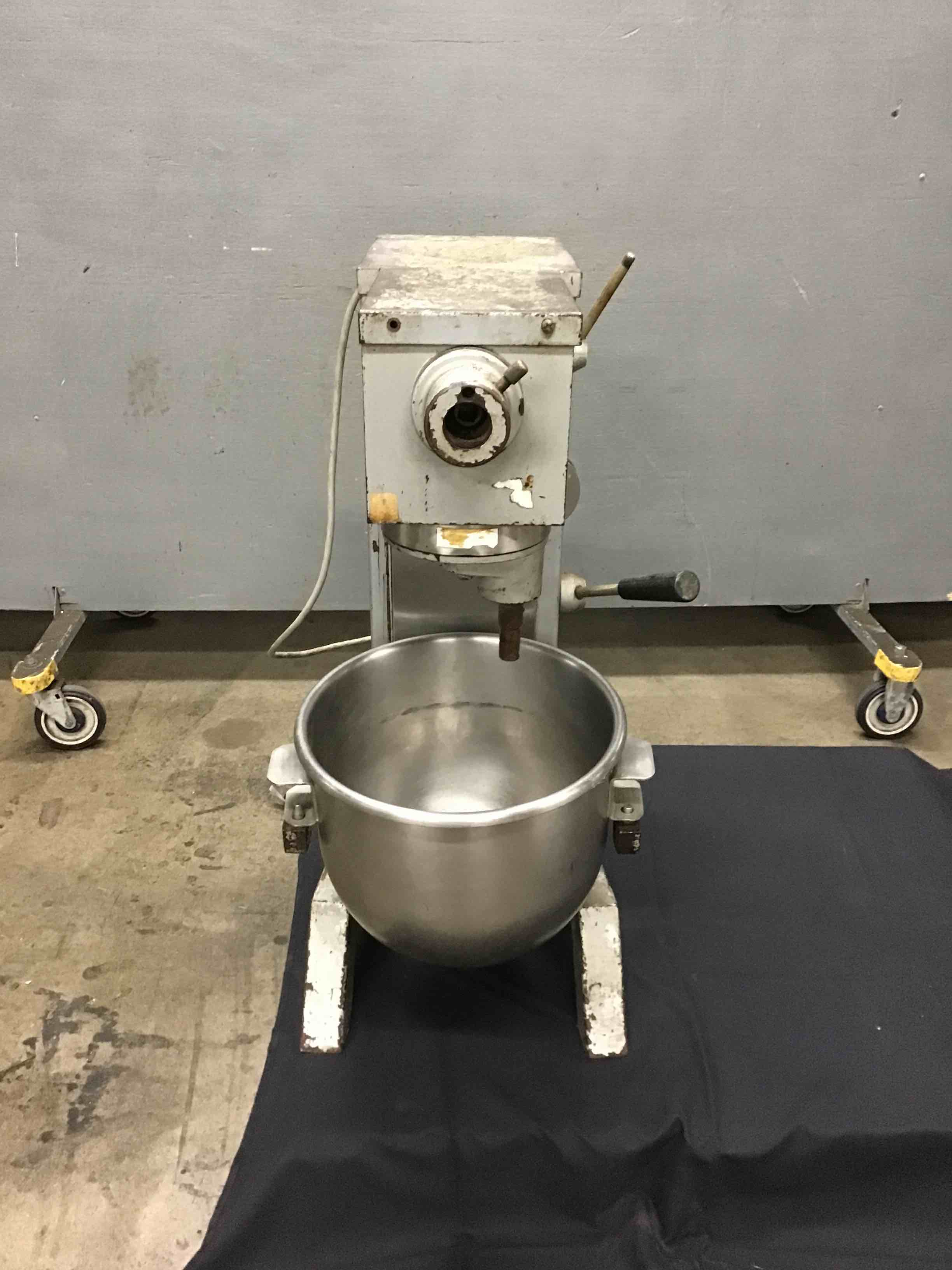 UNIVEX 20 QT MIXER