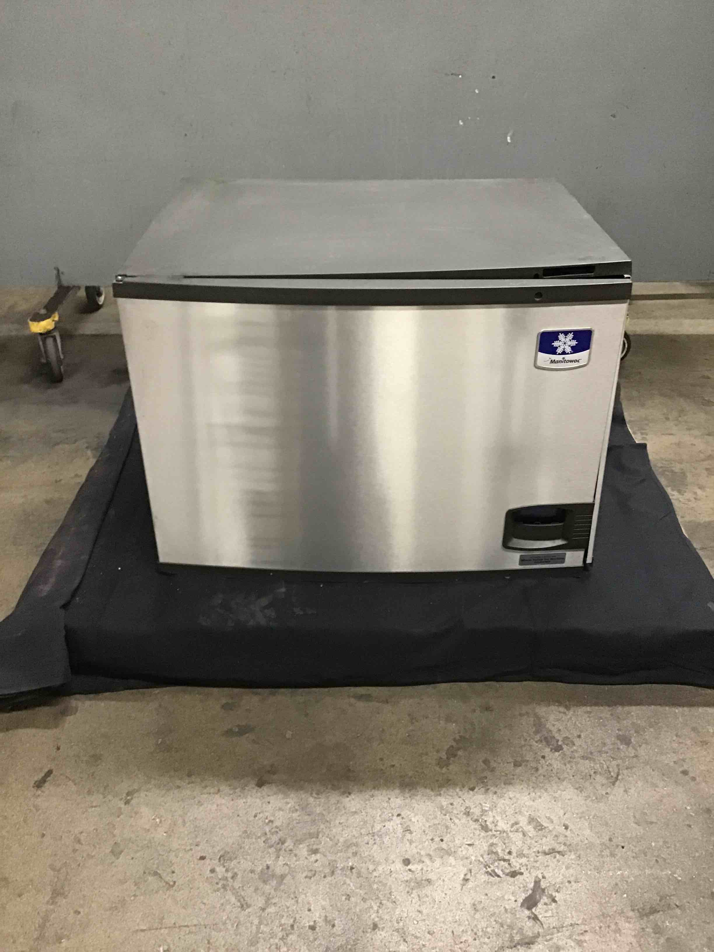 MANITOWOC 30 INCH 450 LB AIR-COOLED ICE MACHINE 
