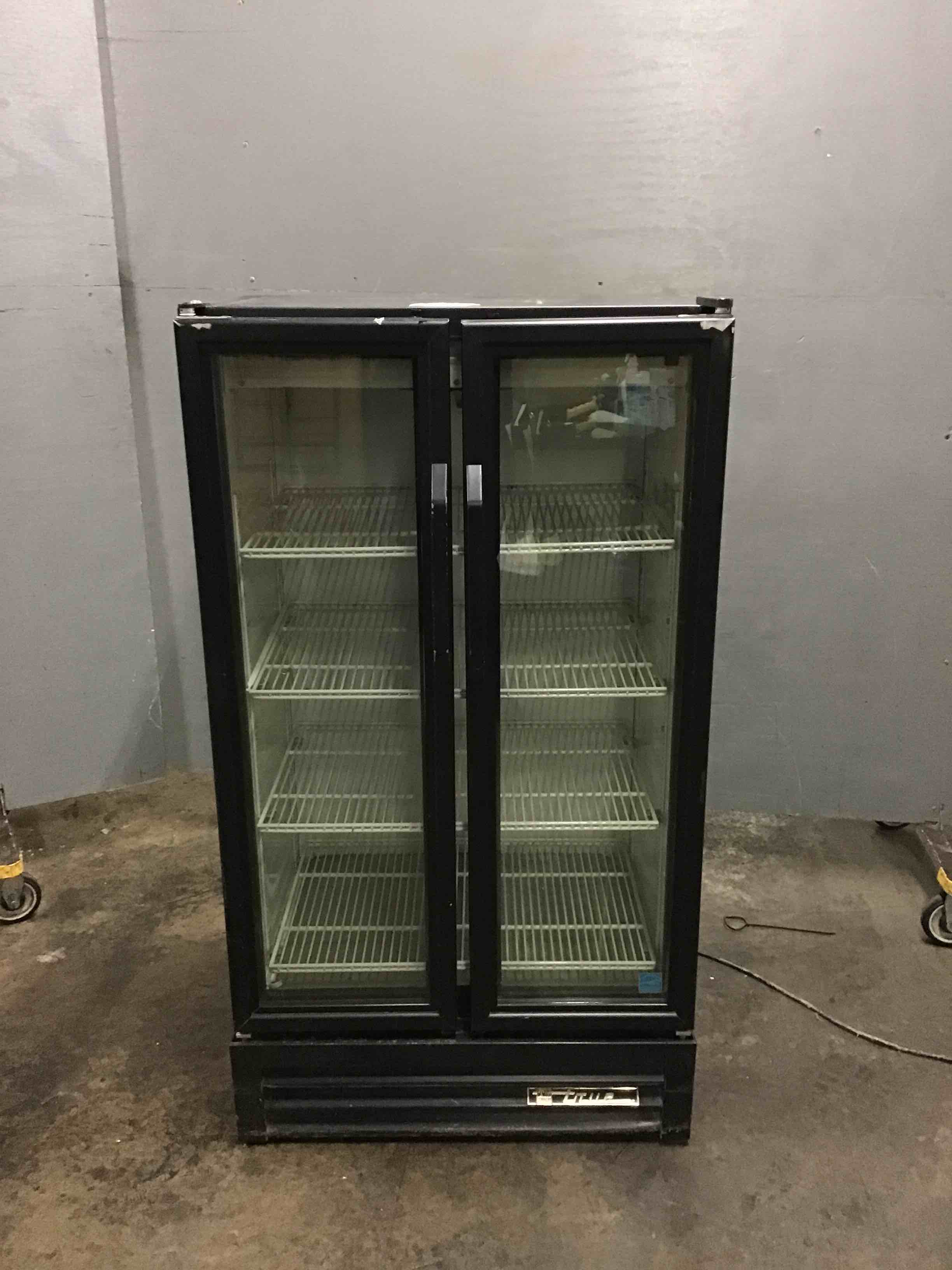 2014 True 2-Glass Door Refrigerator Merchandiser