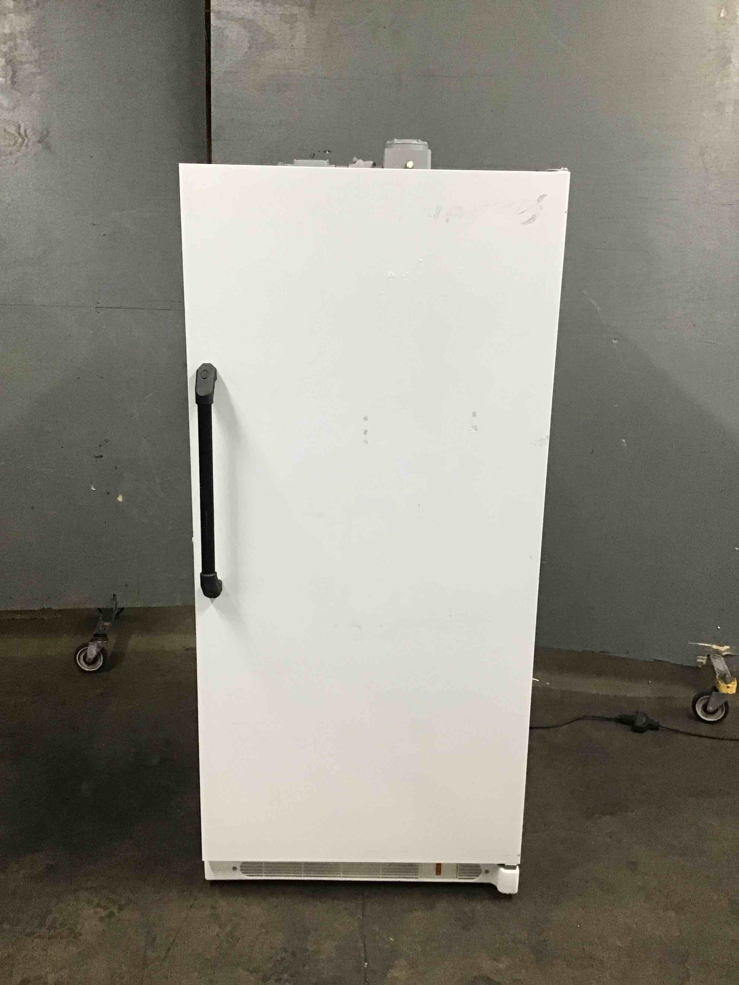 VWR SINGLE DOOR LABORATORY REFRIGERATOR