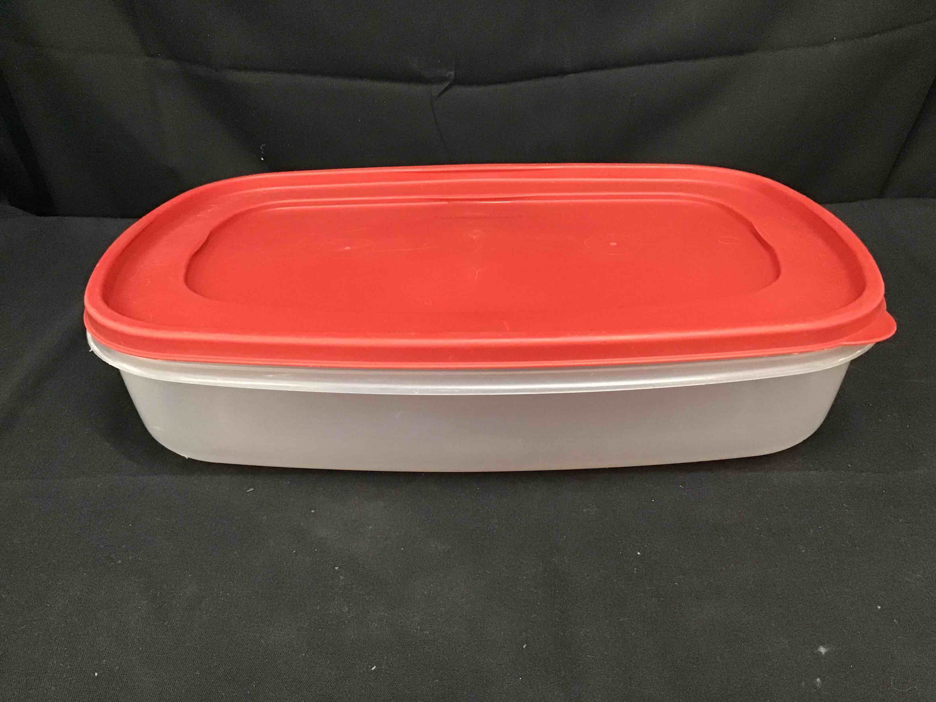 Rubbermaid 5.6 Liter Food Storage Container With Lid