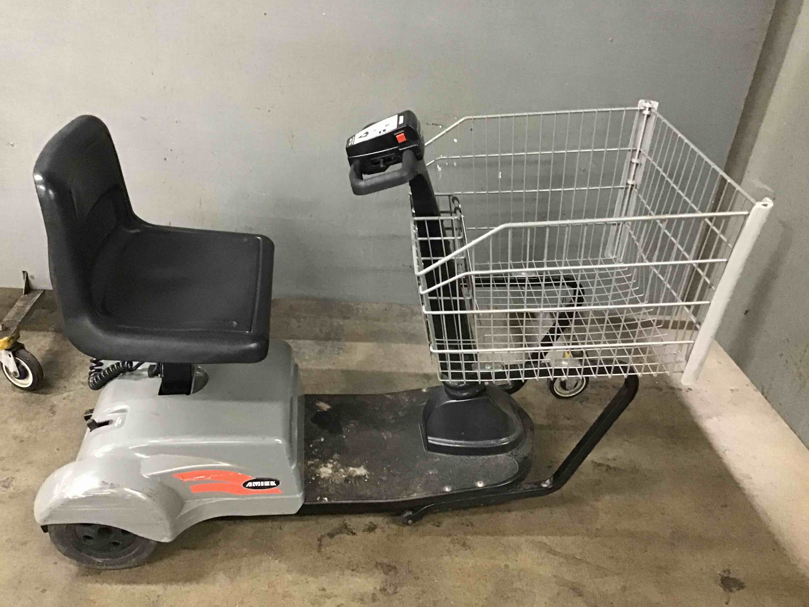Amigo Motorized Handicap Shopping Cart