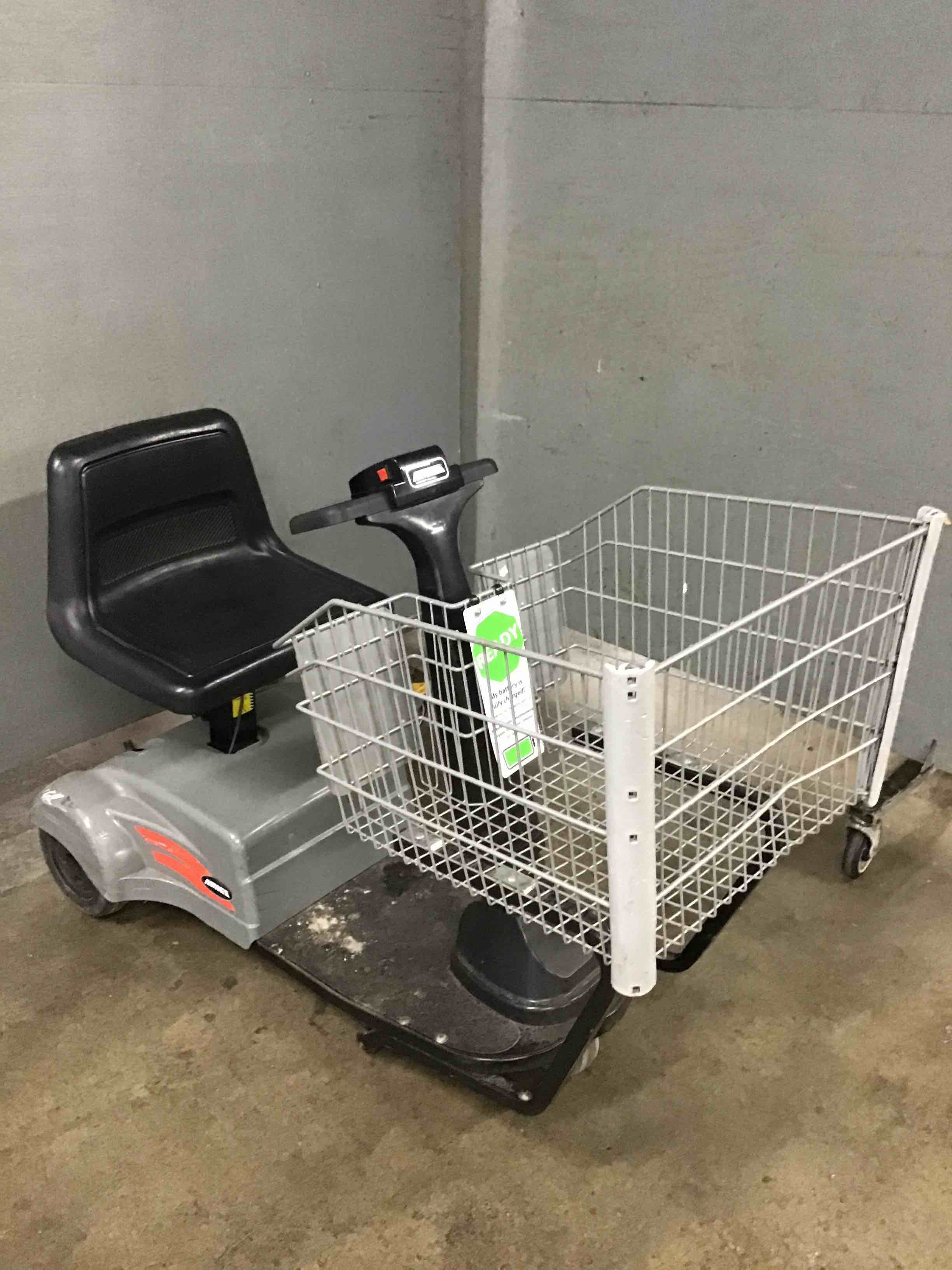 https://s3.amazonaws.com/lotting-images-prod/bidfta/YEL3790759_1688590561079.jpeg
