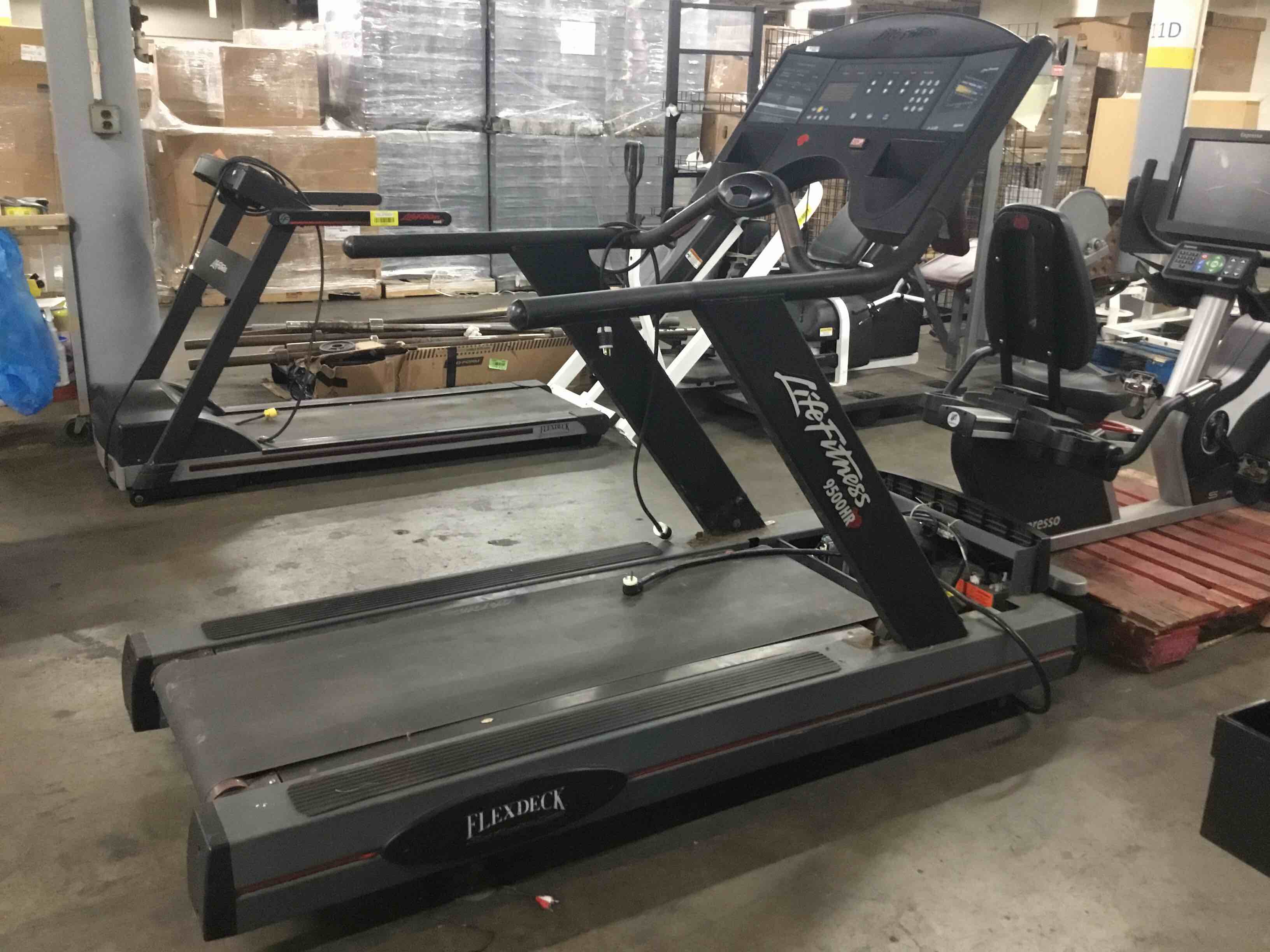 Life Fitness 9500HR Treadmill 