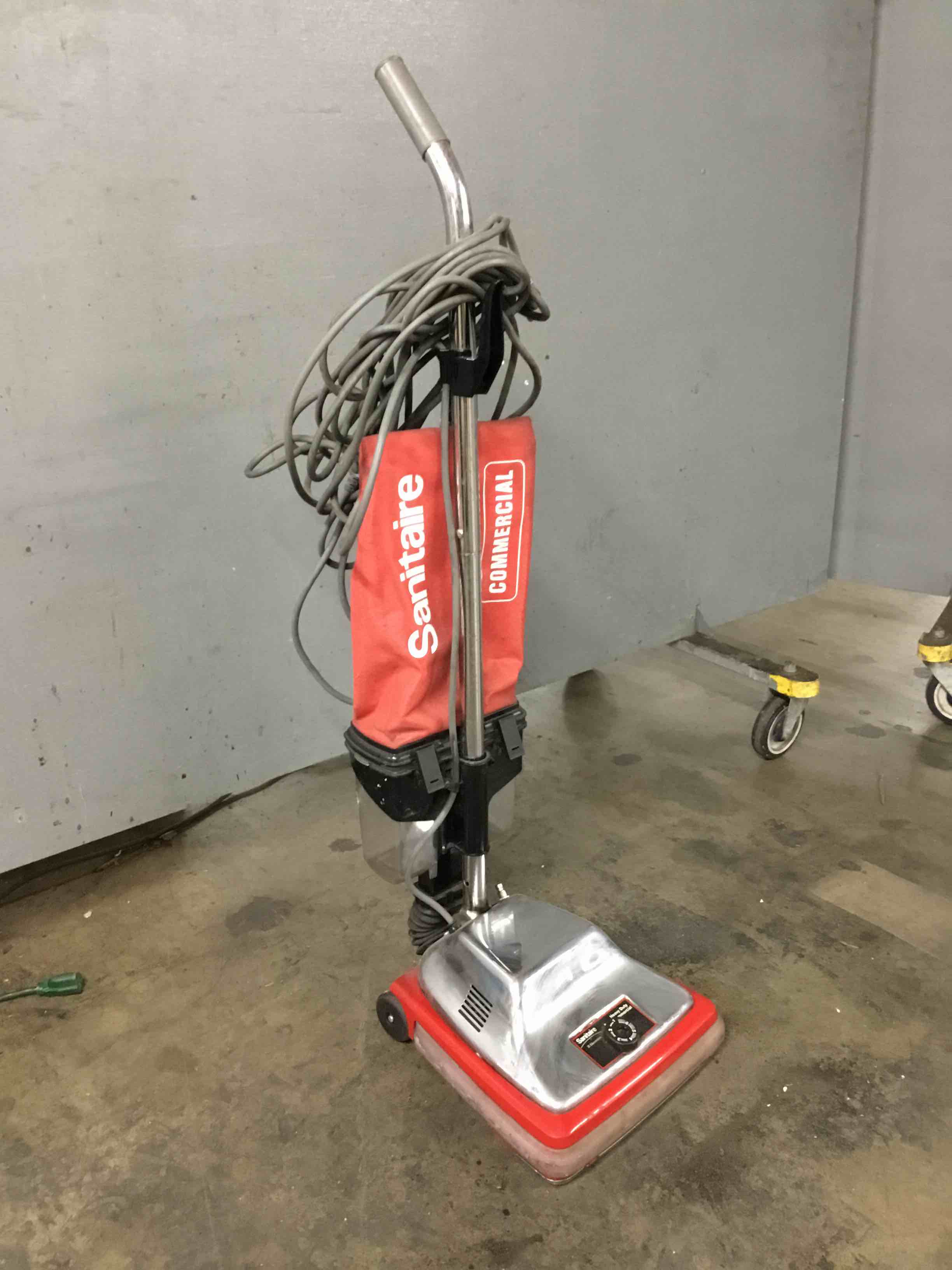 https://s3.amazonaws.com/lotting-images-prod/bidfta/YEL3793451_1702050616903.jpeg
