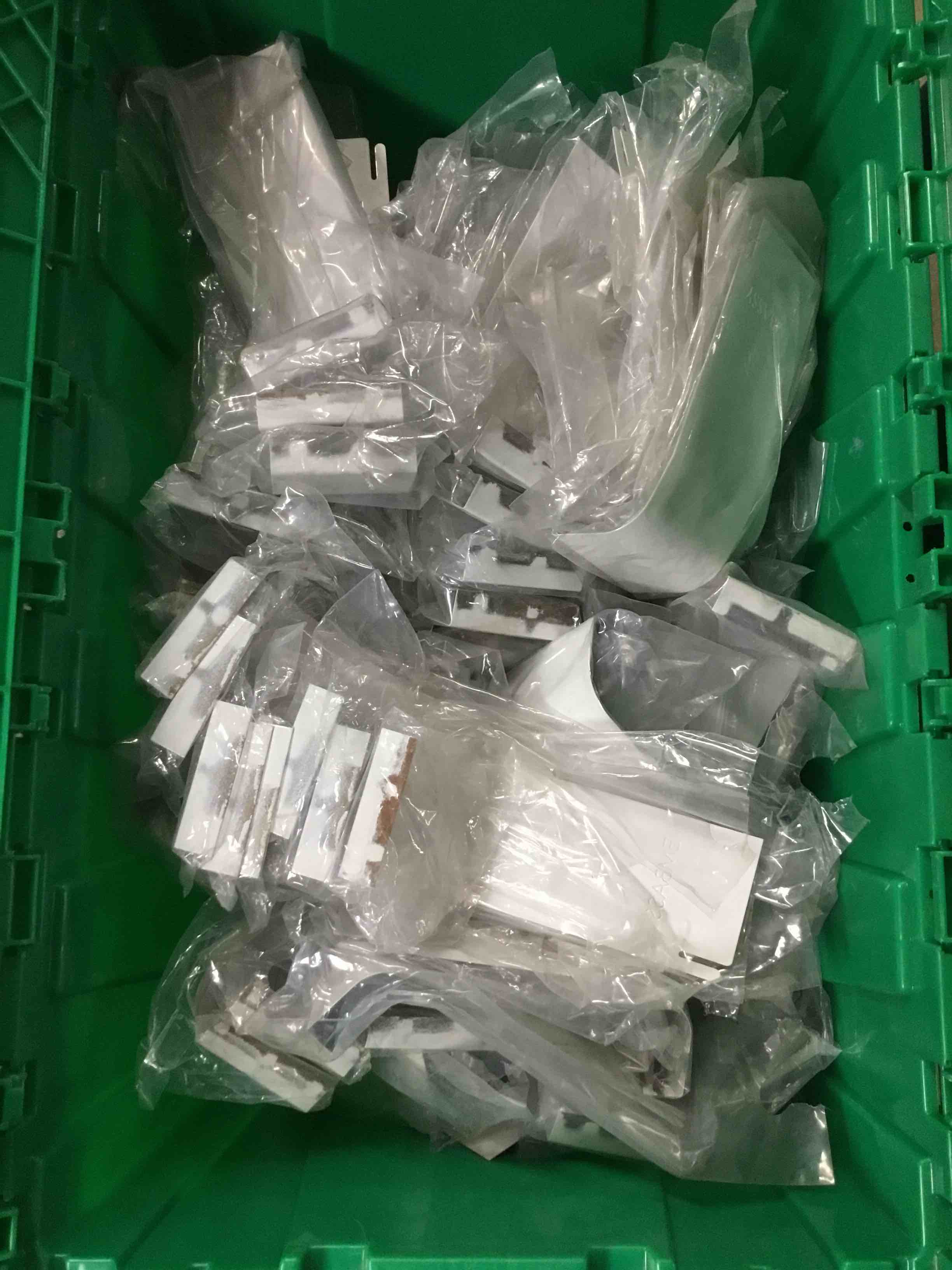 https://s3.amazonaws.com/lotting-images-prod/bidfta/YEL3793784_1708975449869.jpeg