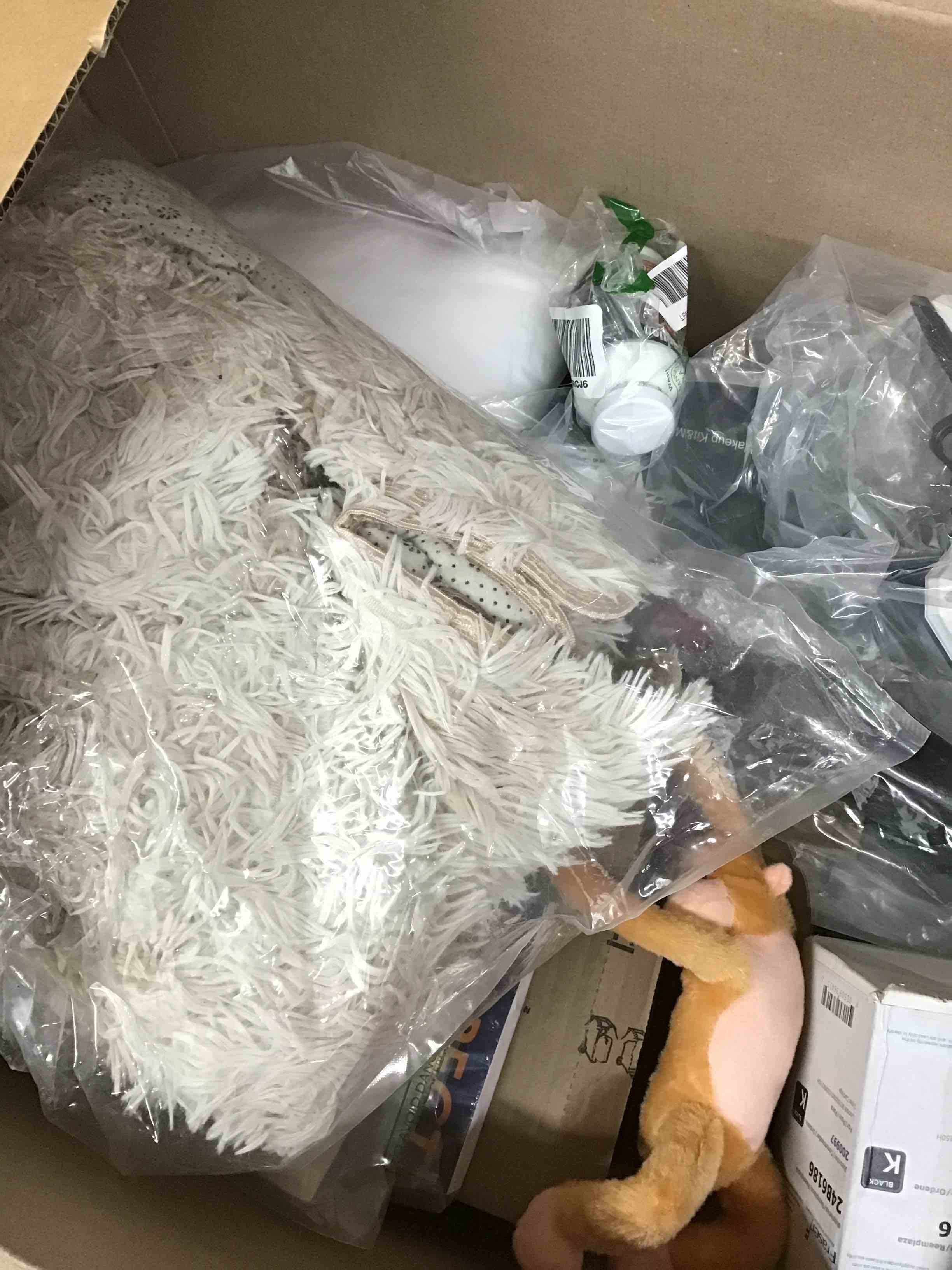 https://s3.amazonaws.com/lotting-images-prod/bidfta/YEL3885197_1671327157916.jpeg