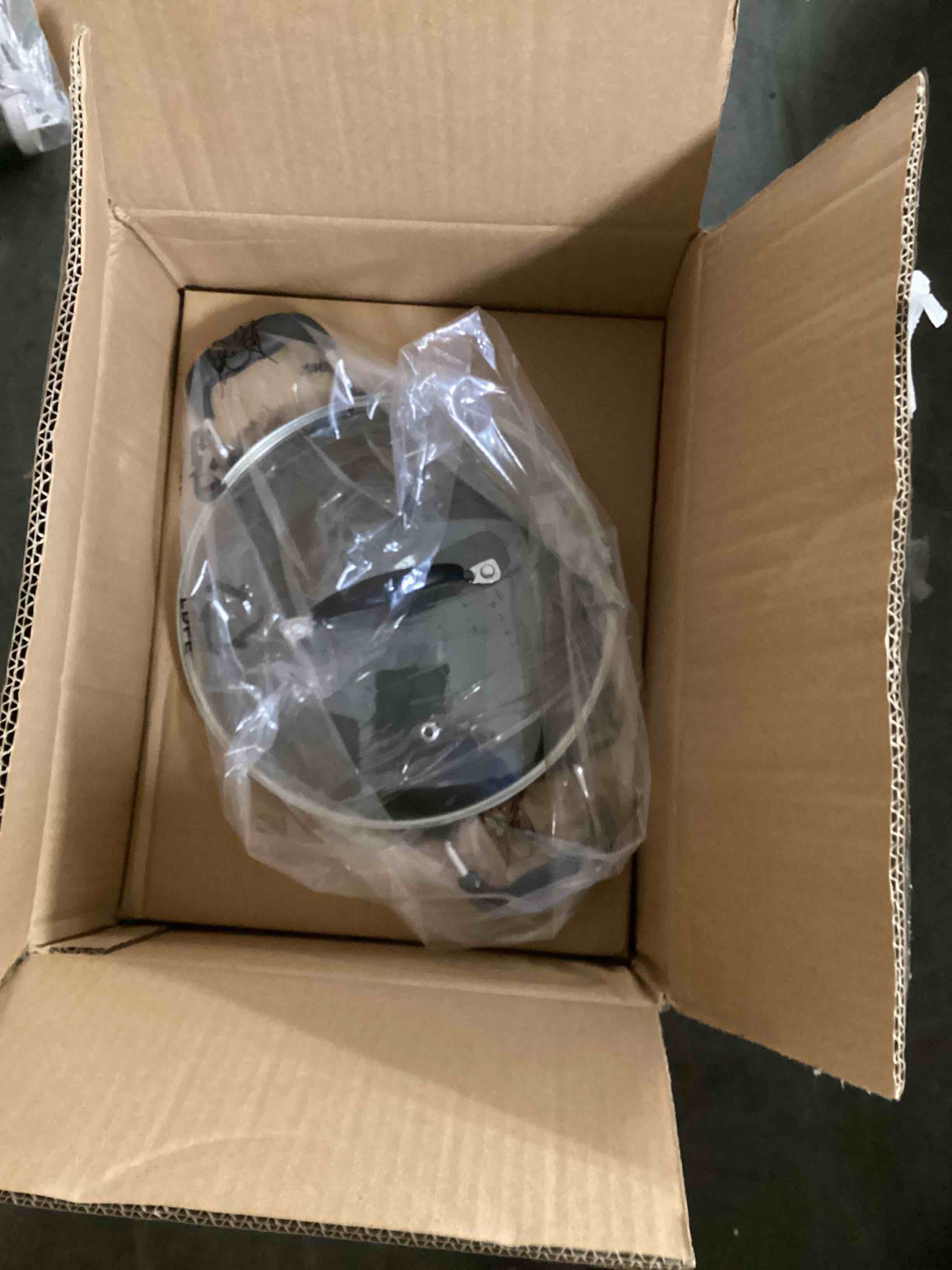 https://s3.amazonaws.com/lotting-images-prod/bidfta/YEL3908777_1696253294502.jpeg