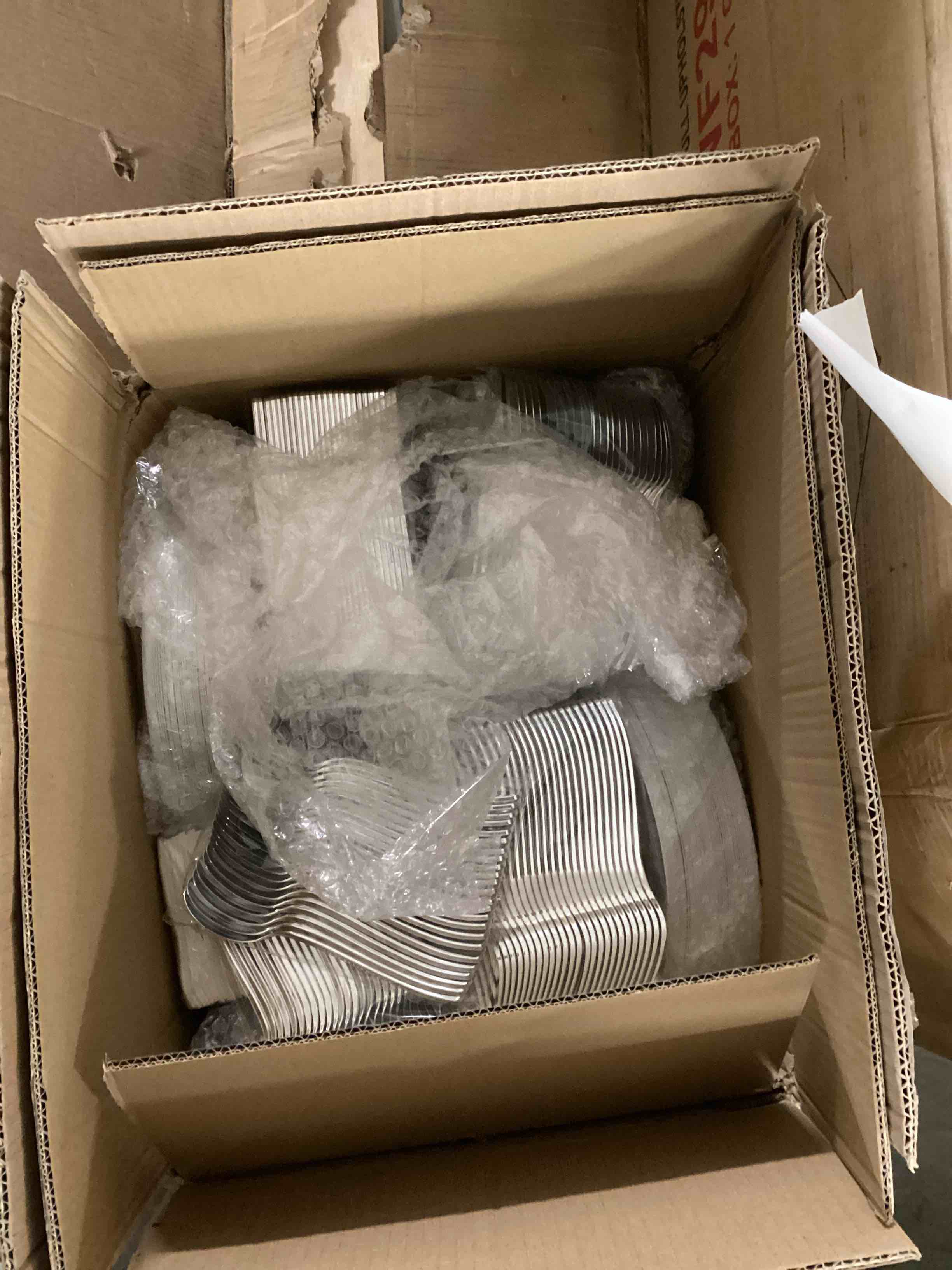 https://s3.amazonaws.com/lotting-images-prod/bidfta/YEL3908778_1696253402387.jpeg
