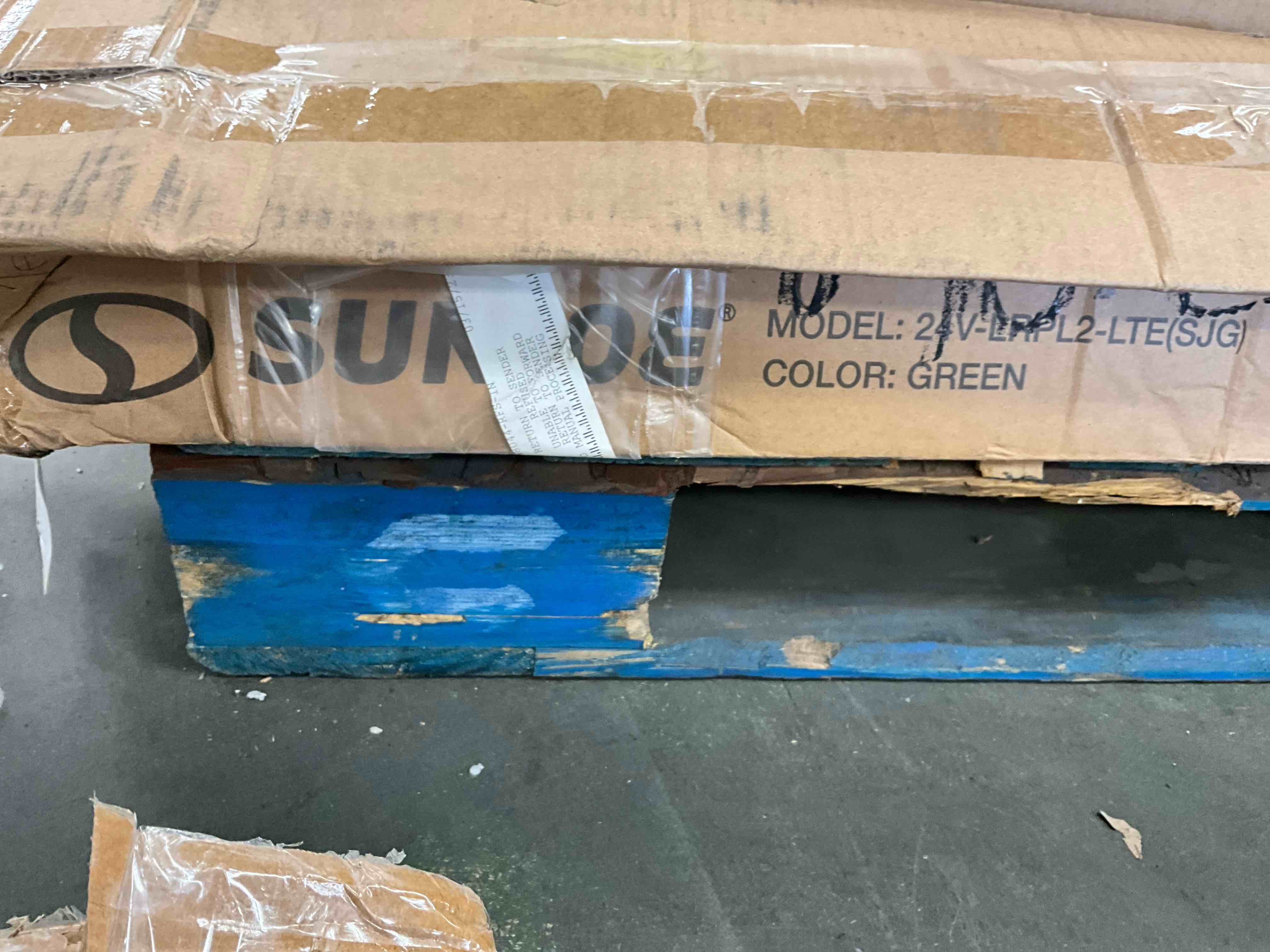 https://s3.amazonaws.com/lotting-images-prod/bidfta/YEL3909878_1707590829493.jpeg