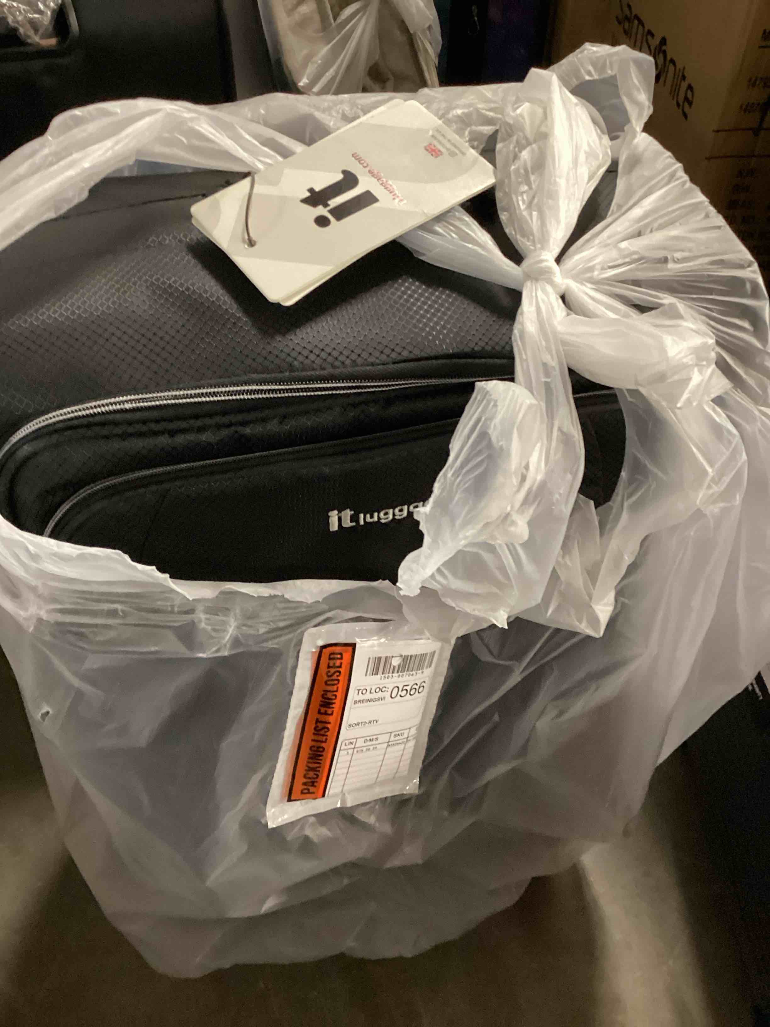https://s3.amazonaws.com/lotting-images-prod/bidfta/YEL3910300_1718115500045.jpeg