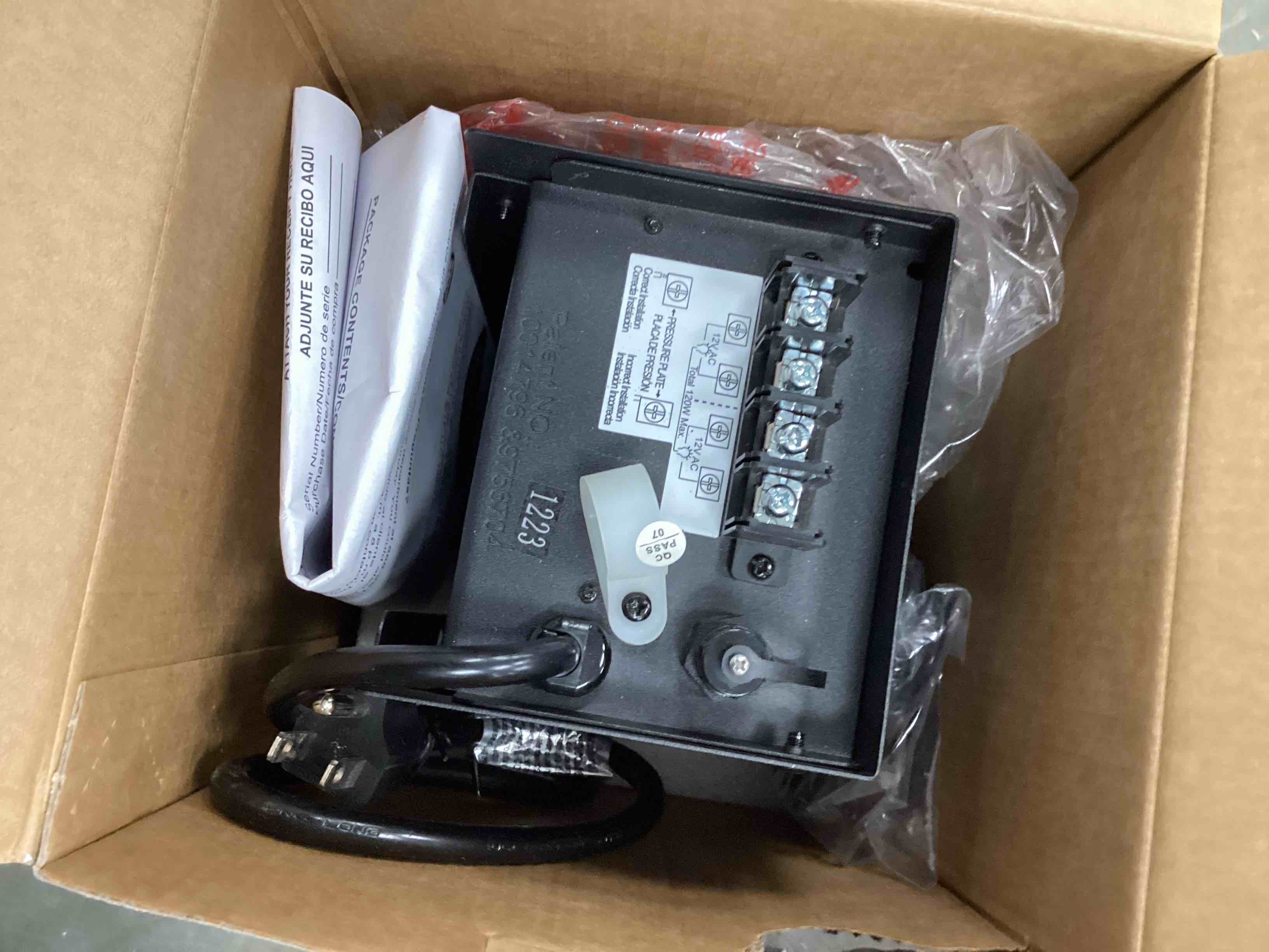 https://s3.amazonaws.com/lotting-images-prod/bidfta/YEL3910690_1718745130463.jpeg