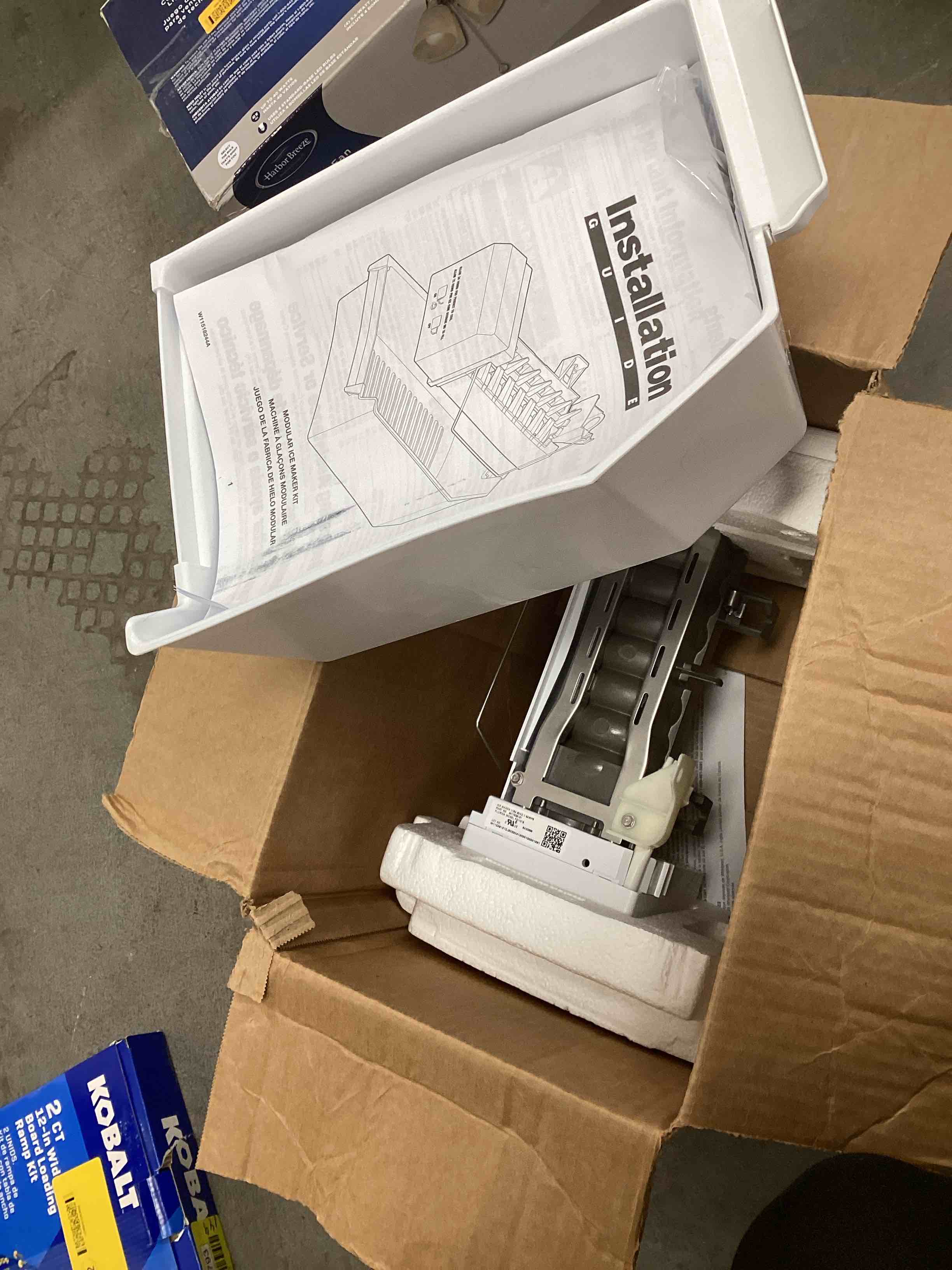 https://s3.amazonaws.com/lotting-images-prod/bidfta/YEL3911794_1714845325812.jpeg