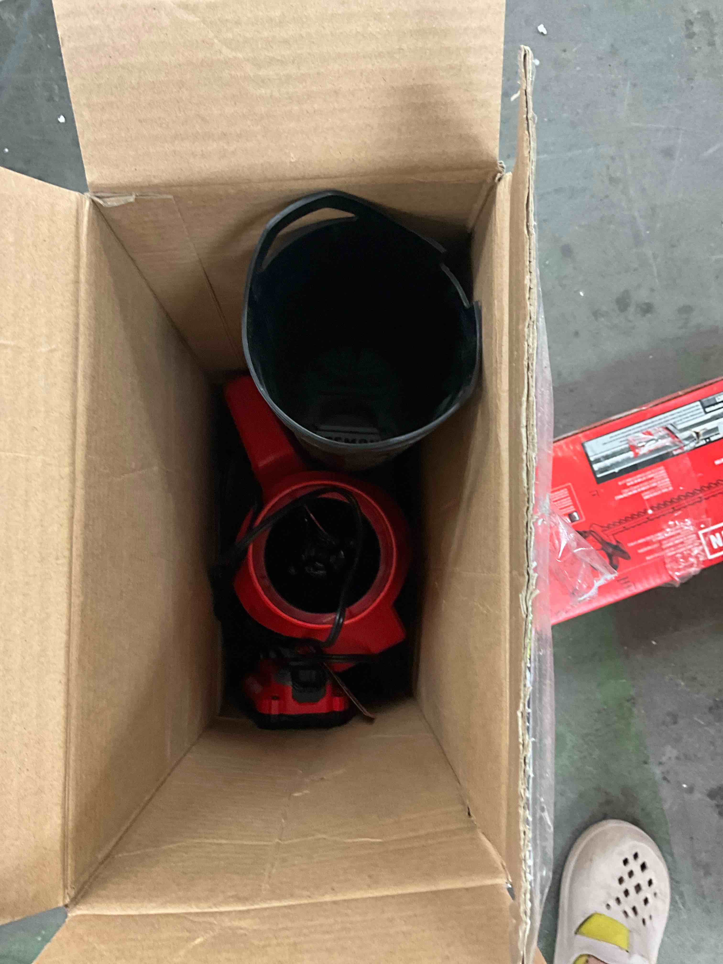 https://s3.amazonaws.com/lotting-images-prod/bidfta/YEL3912231_1716324021200.jpeg